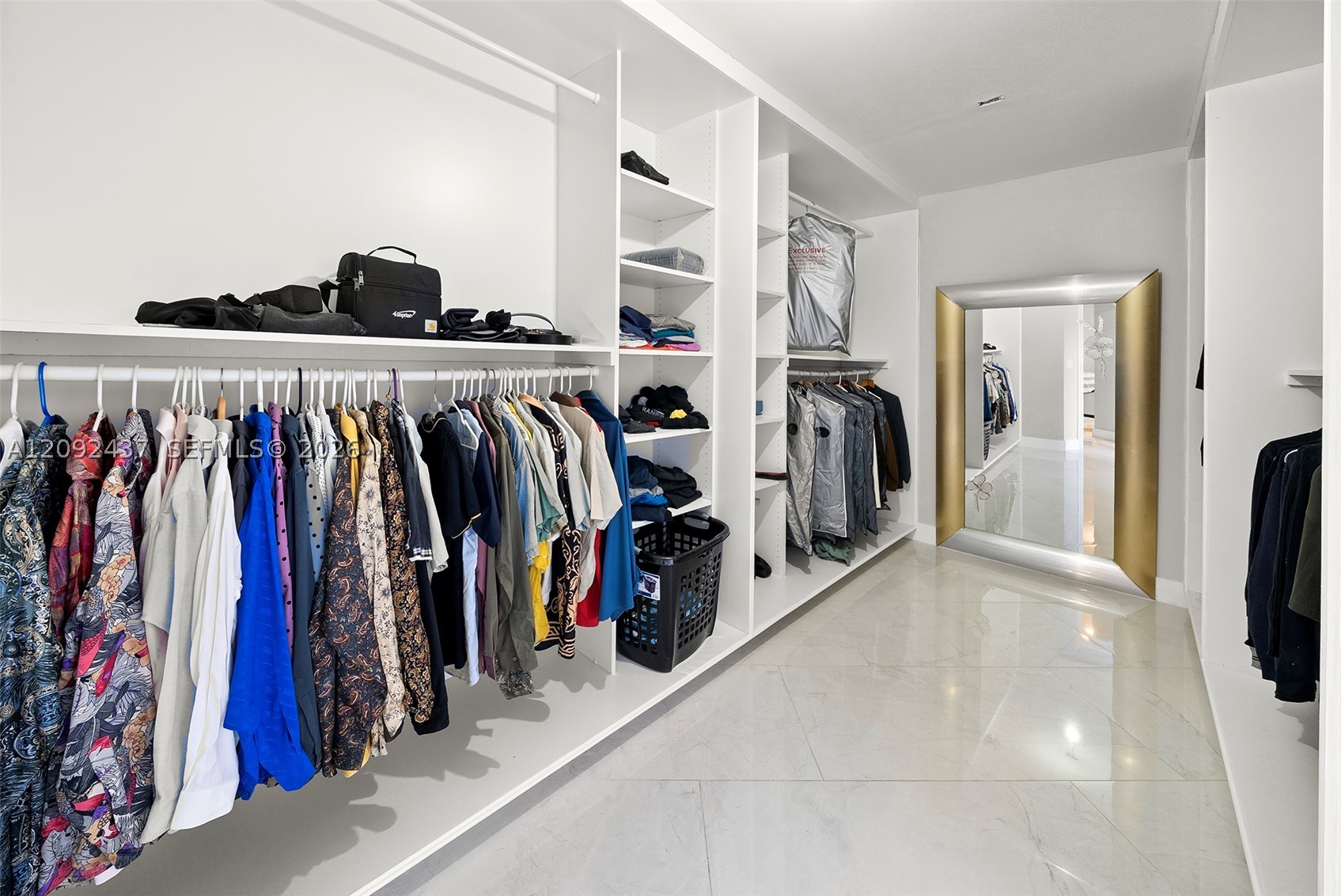 507 Palm Dr Hallandale Beach, FL 33009