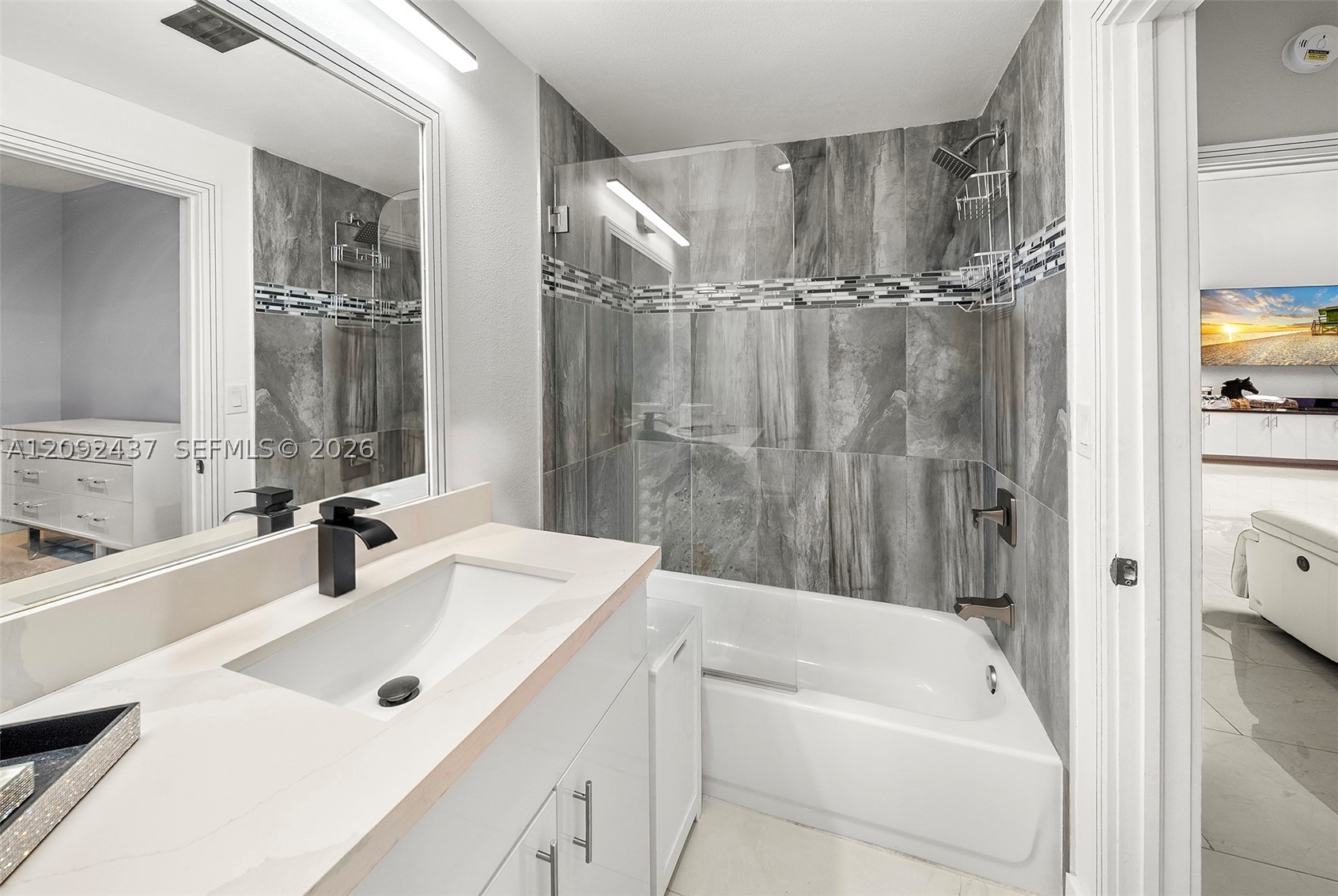 507 Palm Dr Hallandale Beach, FL 33009