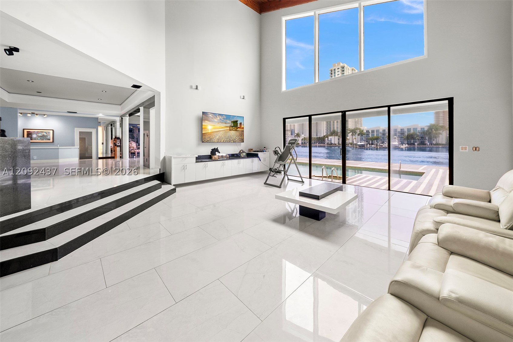 507 Palm Dr Hallandale Beach, FL 33009
