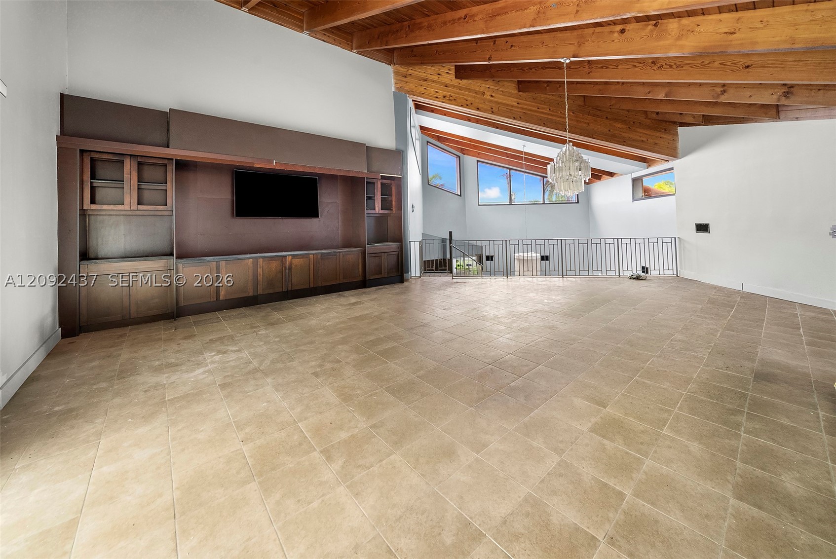 507 Palm Dr Hallandale Beach, FL 33009