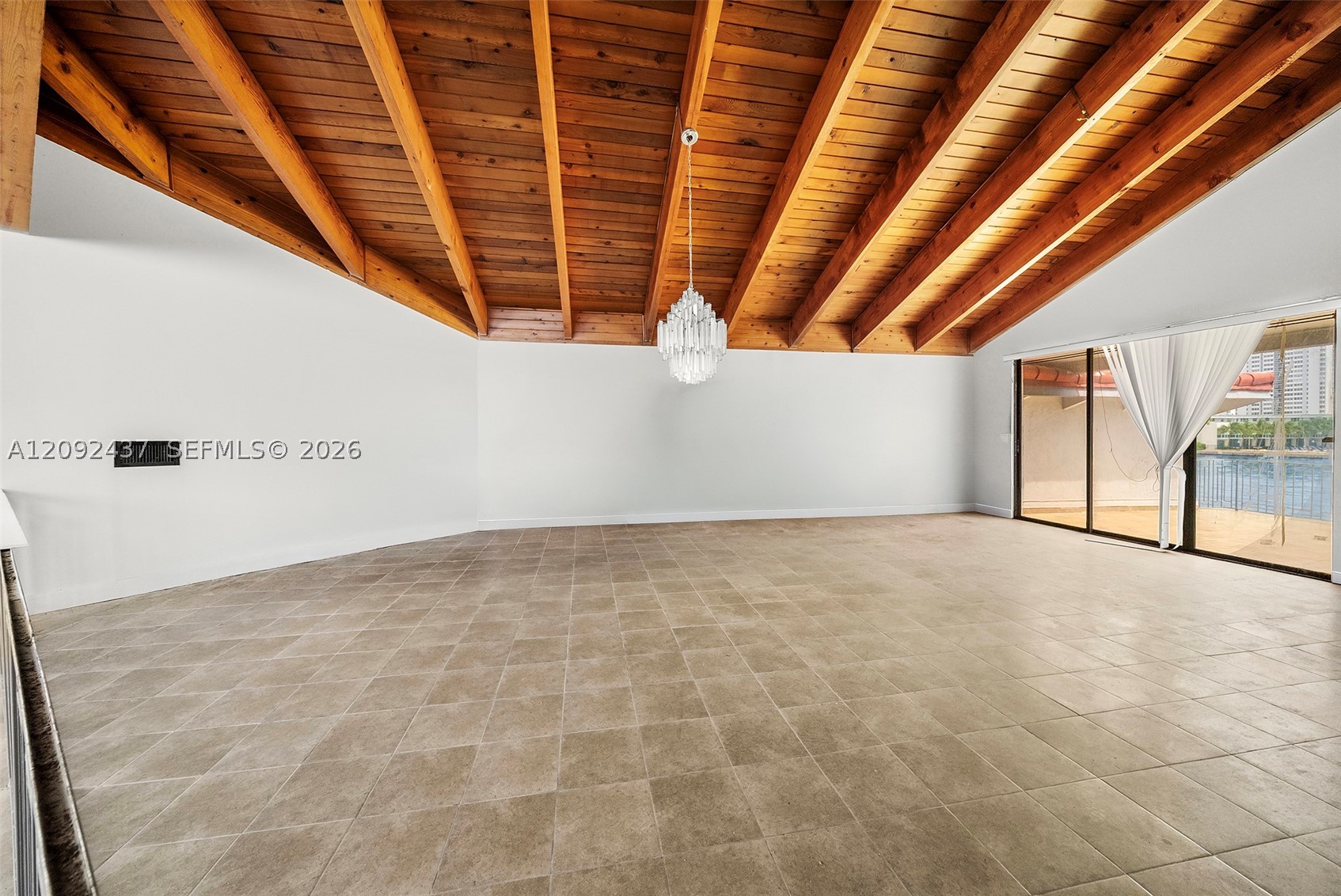 507 Palm Dr Hallandale Beach, FL 33009
