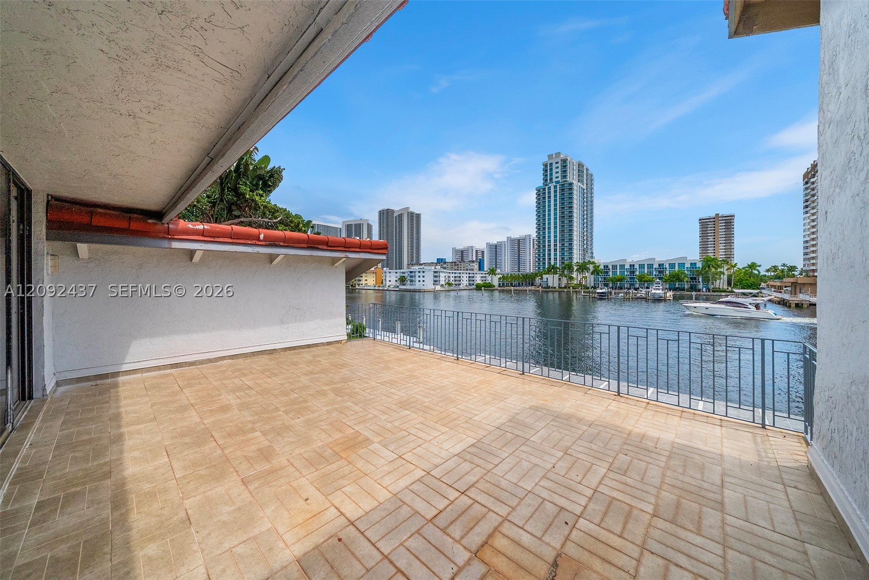 507 Palm Dr Hallandale Beach, FL 33009