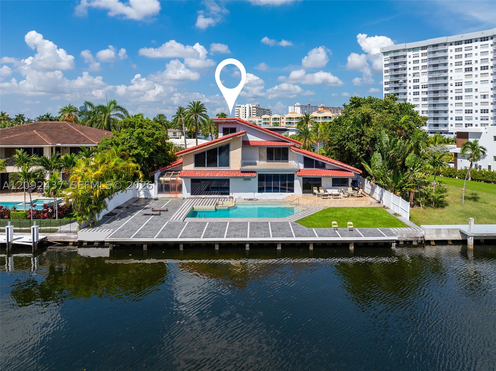507 Palm Dr Hallandale Beach, FL 33009