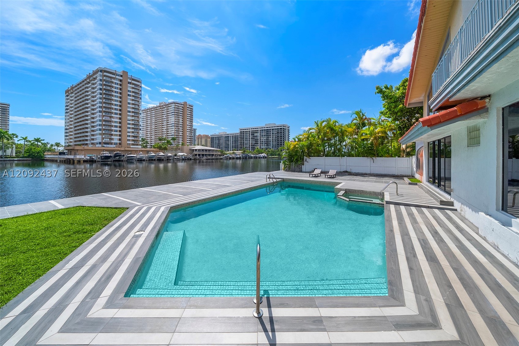 507 Palm Dr Hallandale Beach, FL 33009