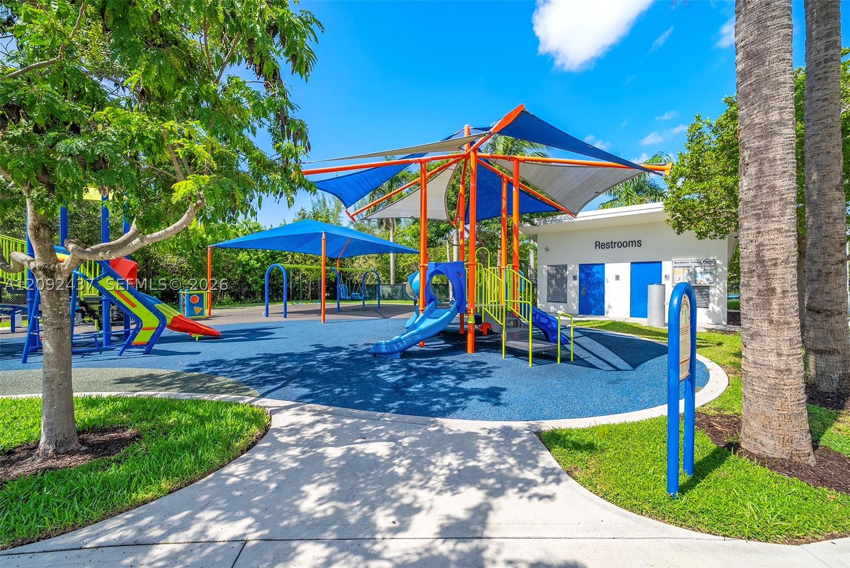 507 Palm Dr Hallandale Beach, FL 33009