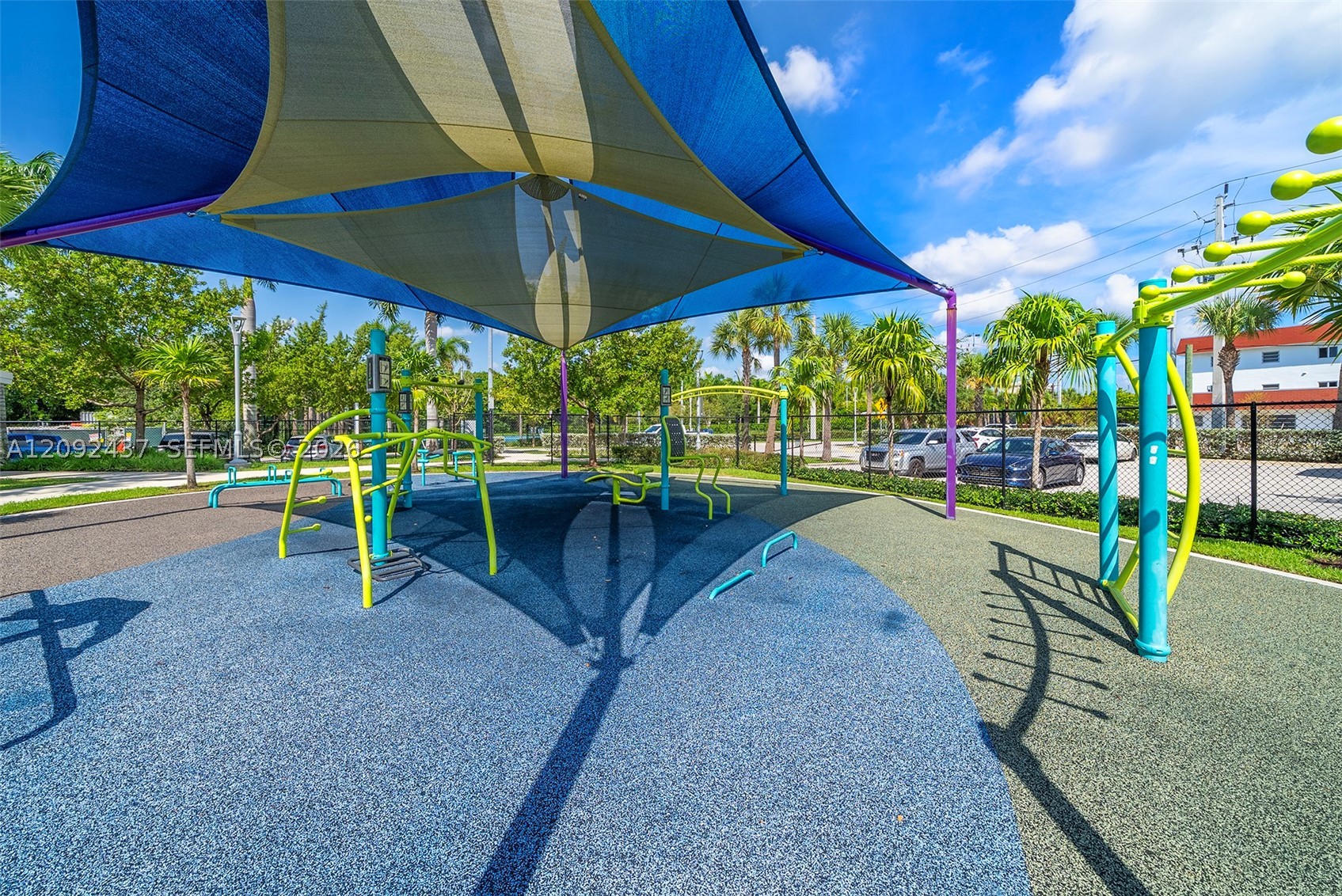 507 Palm Dr Hallandale Beach, FL 33009