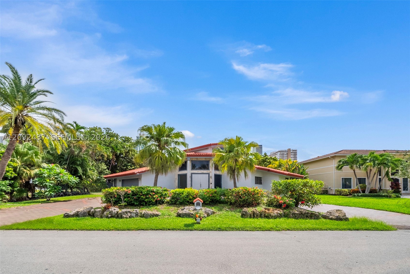 507 Palm Dr Hallandale Beach, FL 33009
