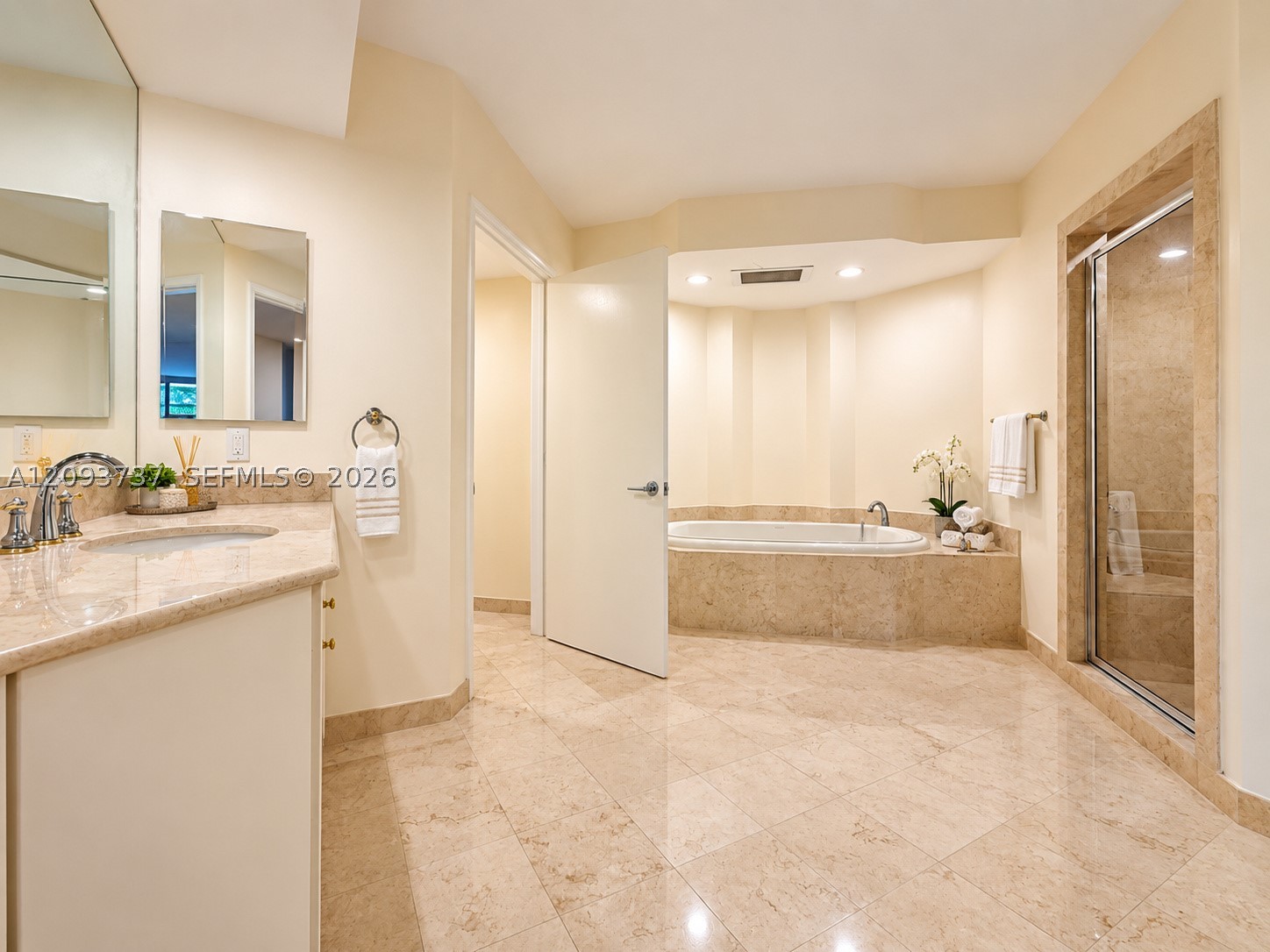 799 Crandon Blvd #202 Key Biscayne, FL 33149
