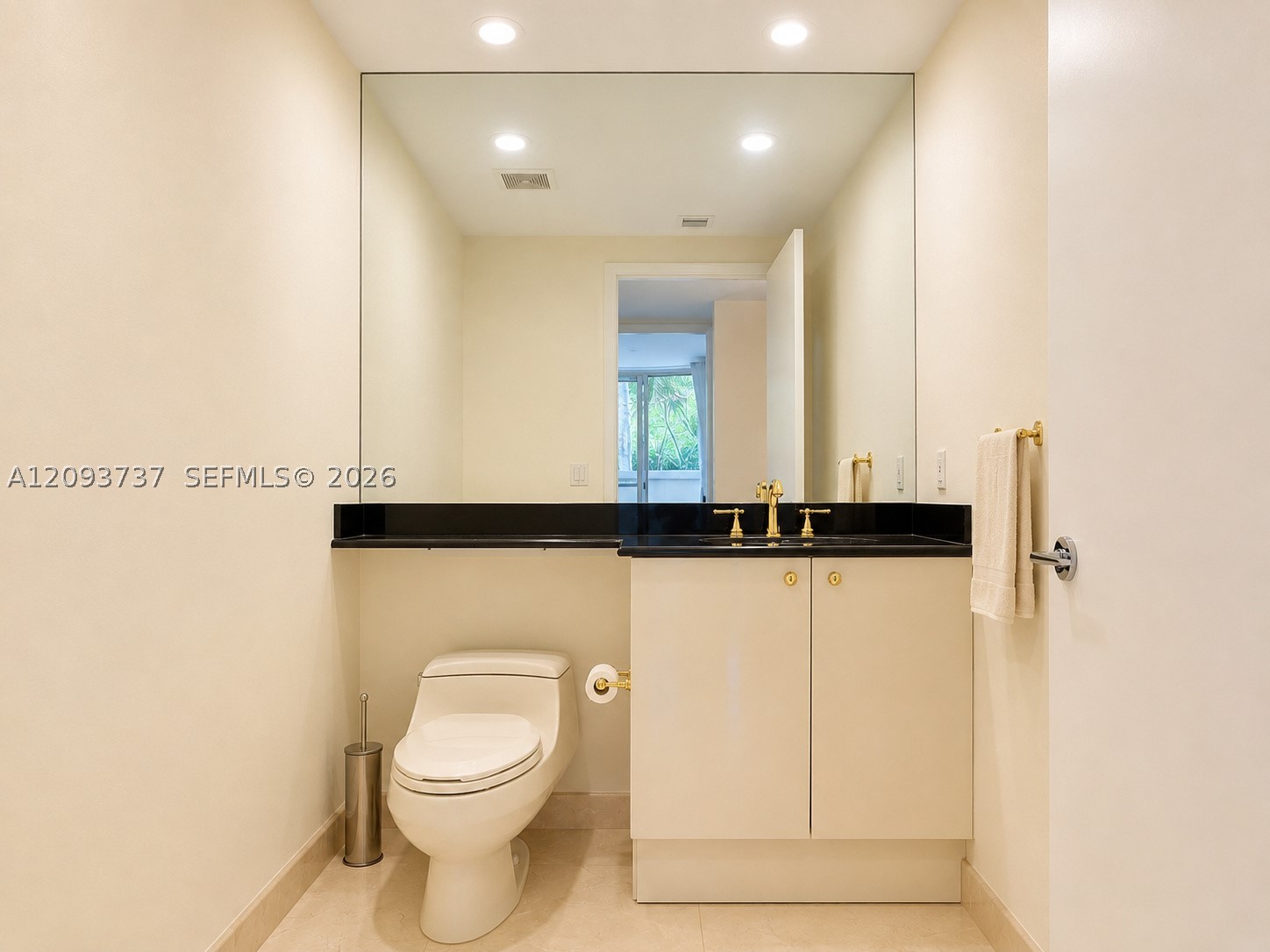 799 Crandon Blvd #202 Key Biscayne, FL 33149
