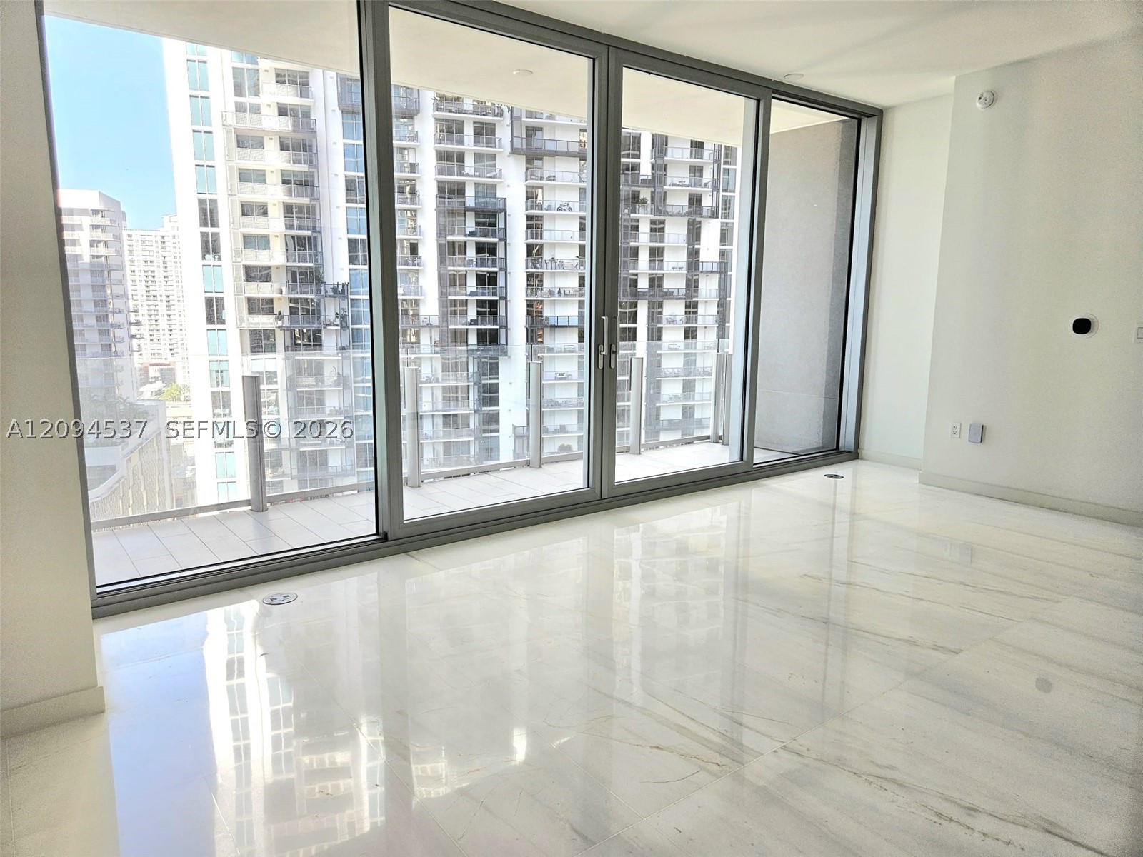 image Aston Martin Residences0