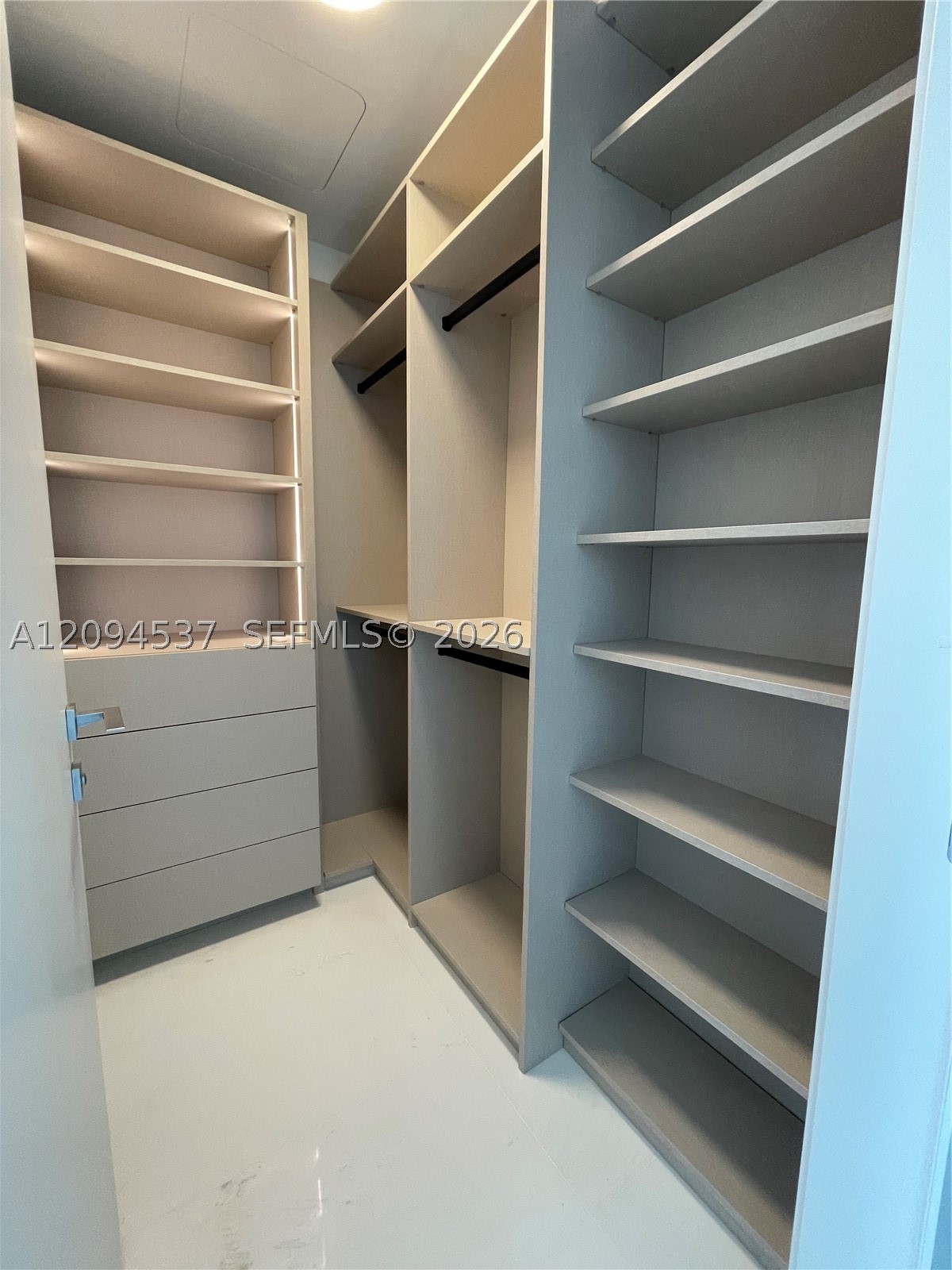 image Aston Martin Residences10