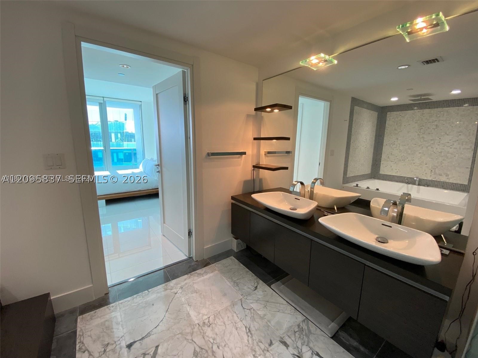 image Epic Residences13