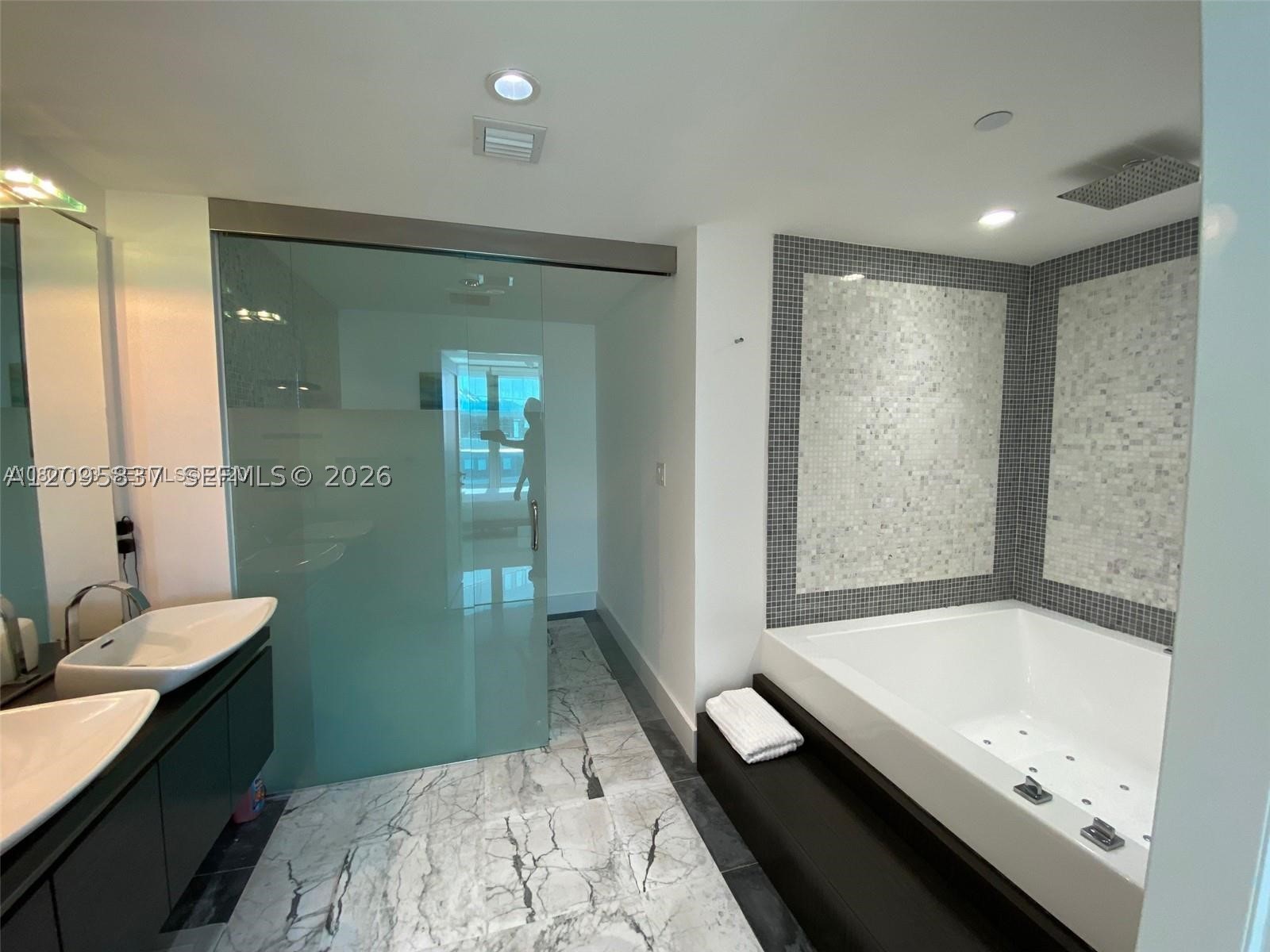 image Epic Residences14