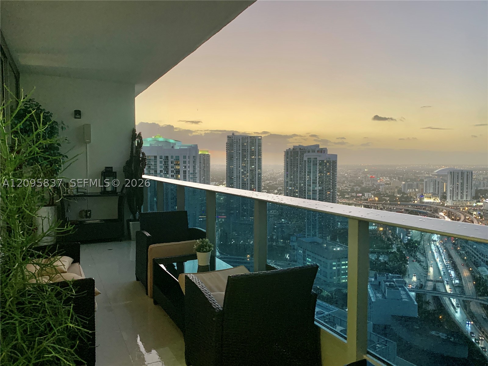 image Epic Residences8