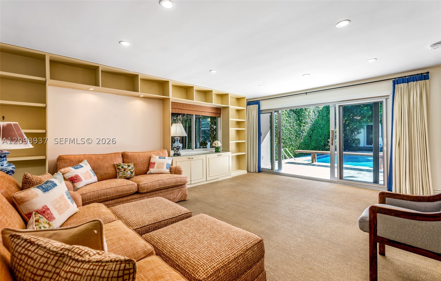 6415 Pine Tree Dr Cir Miami Beach, FL 33141