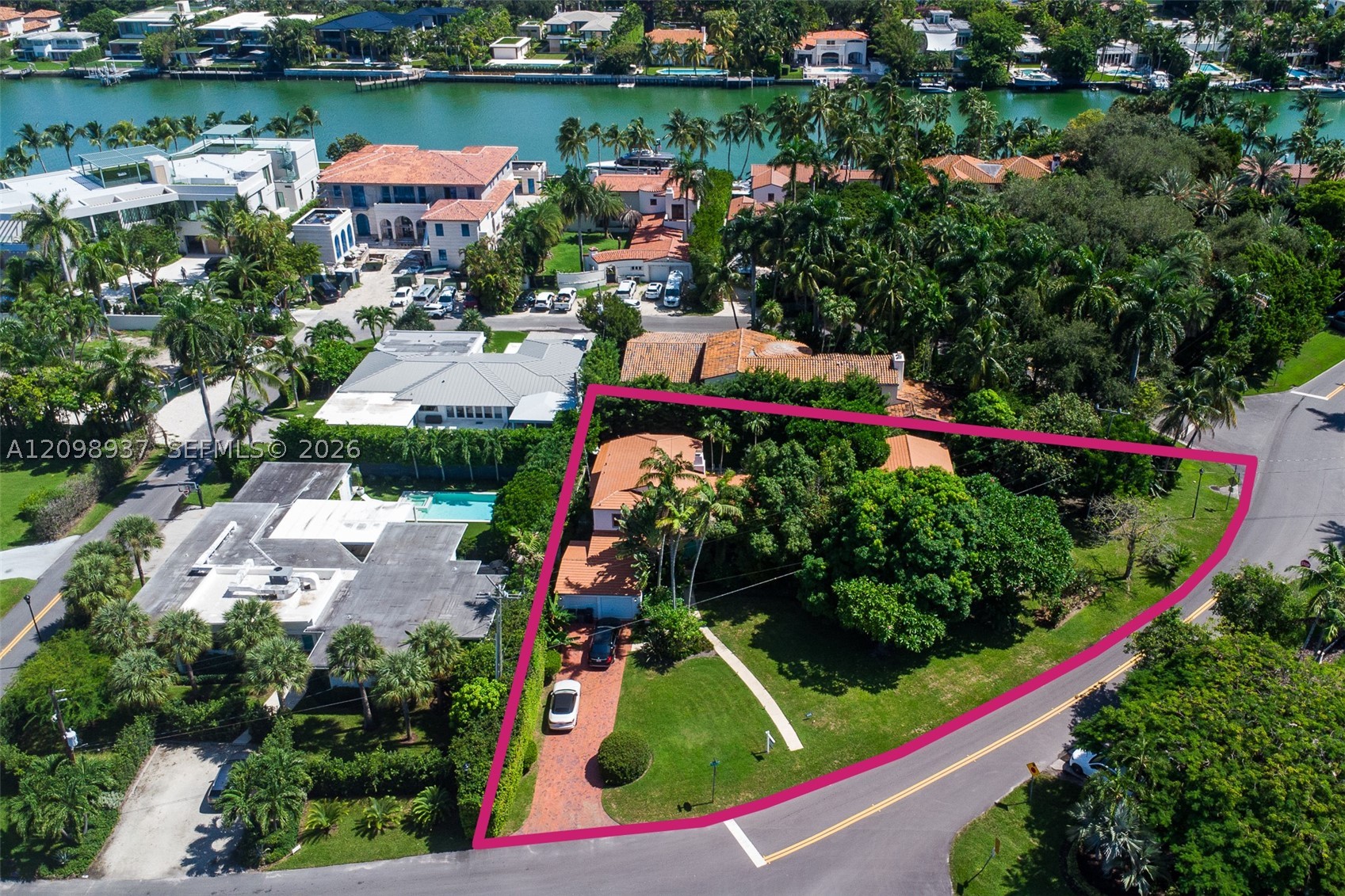 6415 Pine Tree Dr Cir Miami Beach, FL 33141
