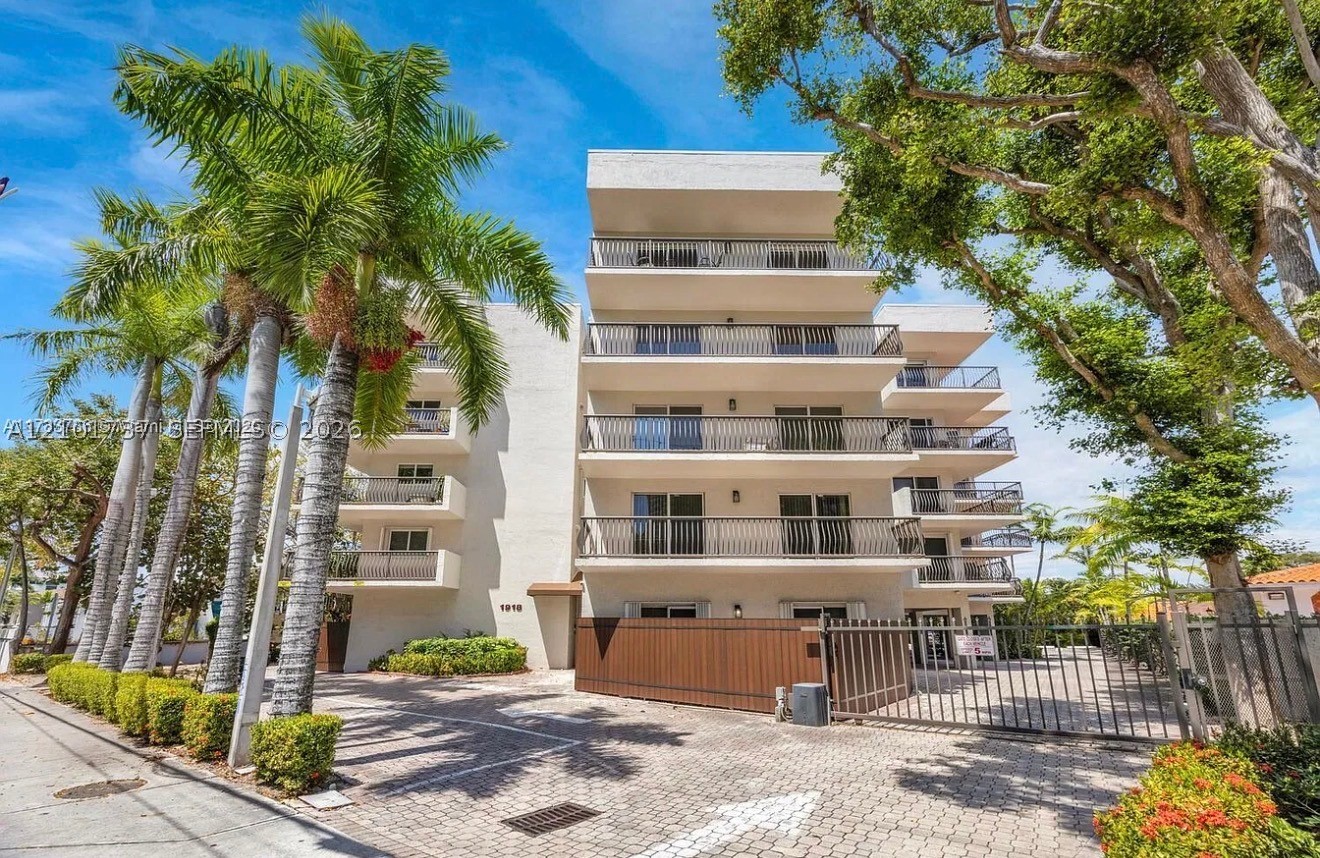 1918 Brickell Ave #204