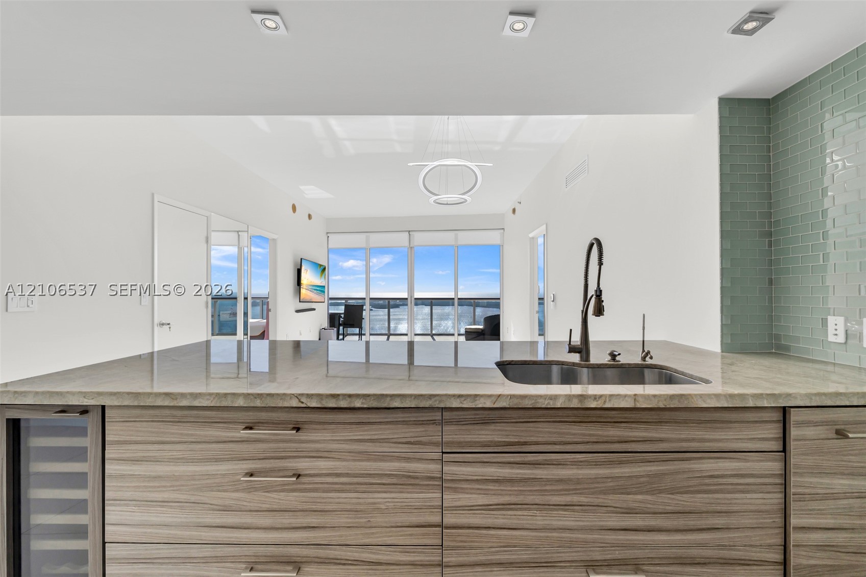 image Icon Brickell I10