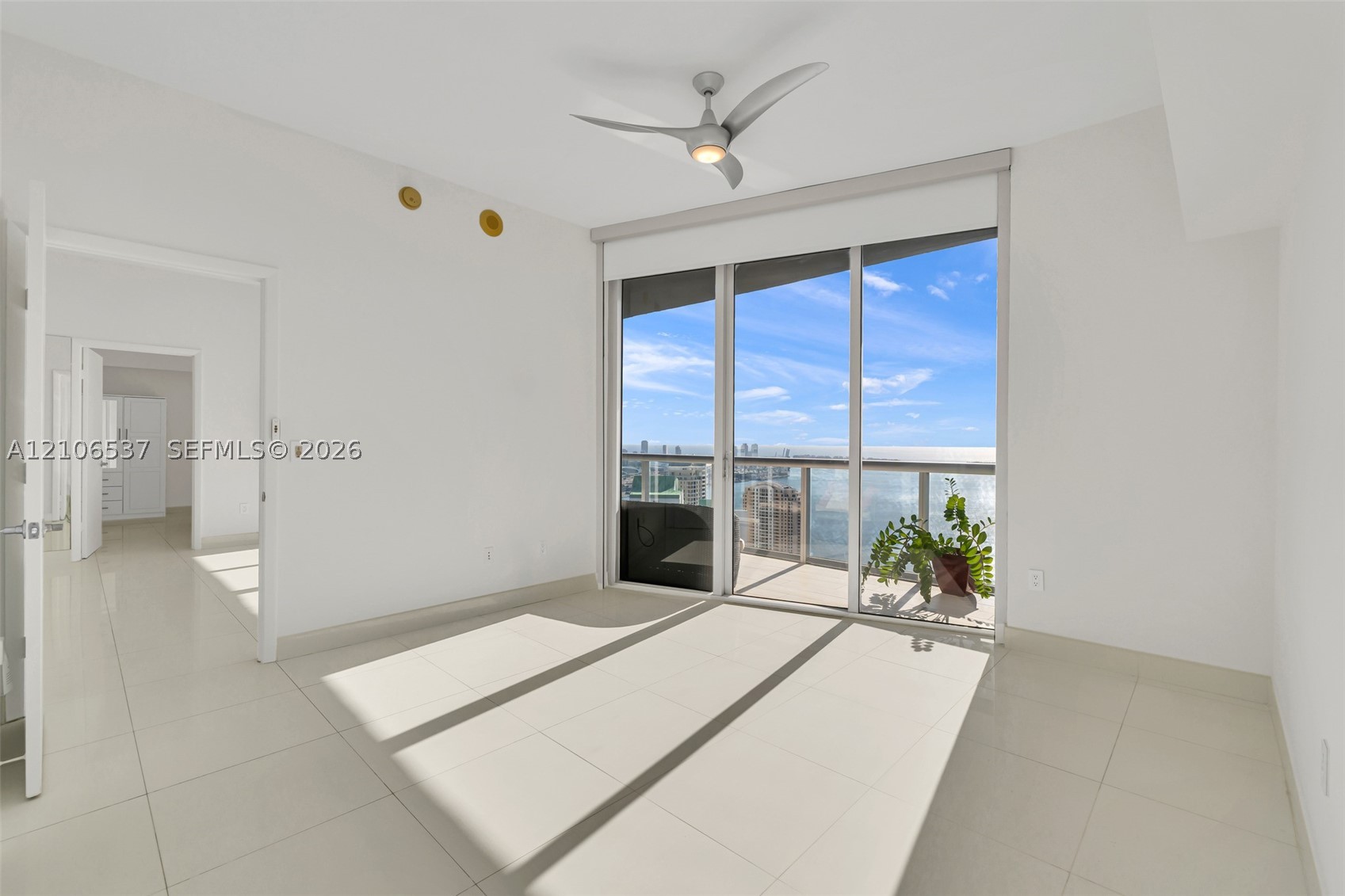 image Icon Brickell I26