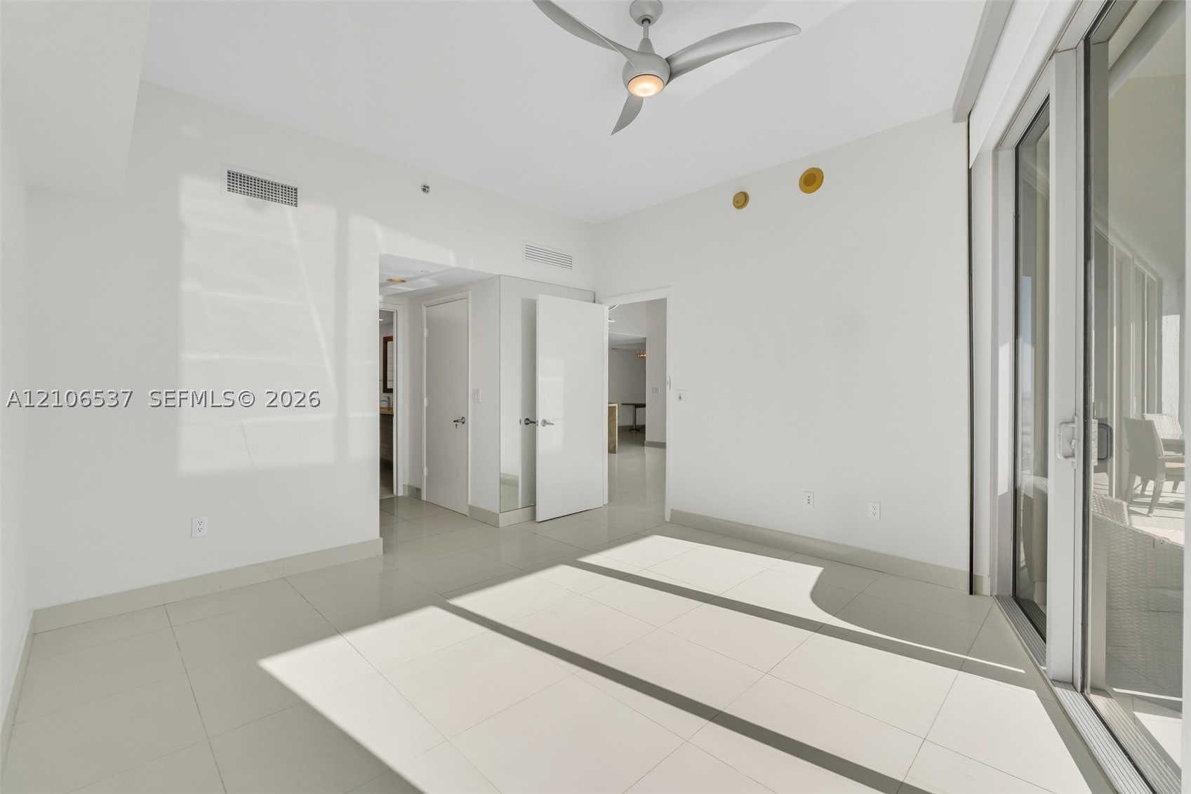 image Icon Brickell I27