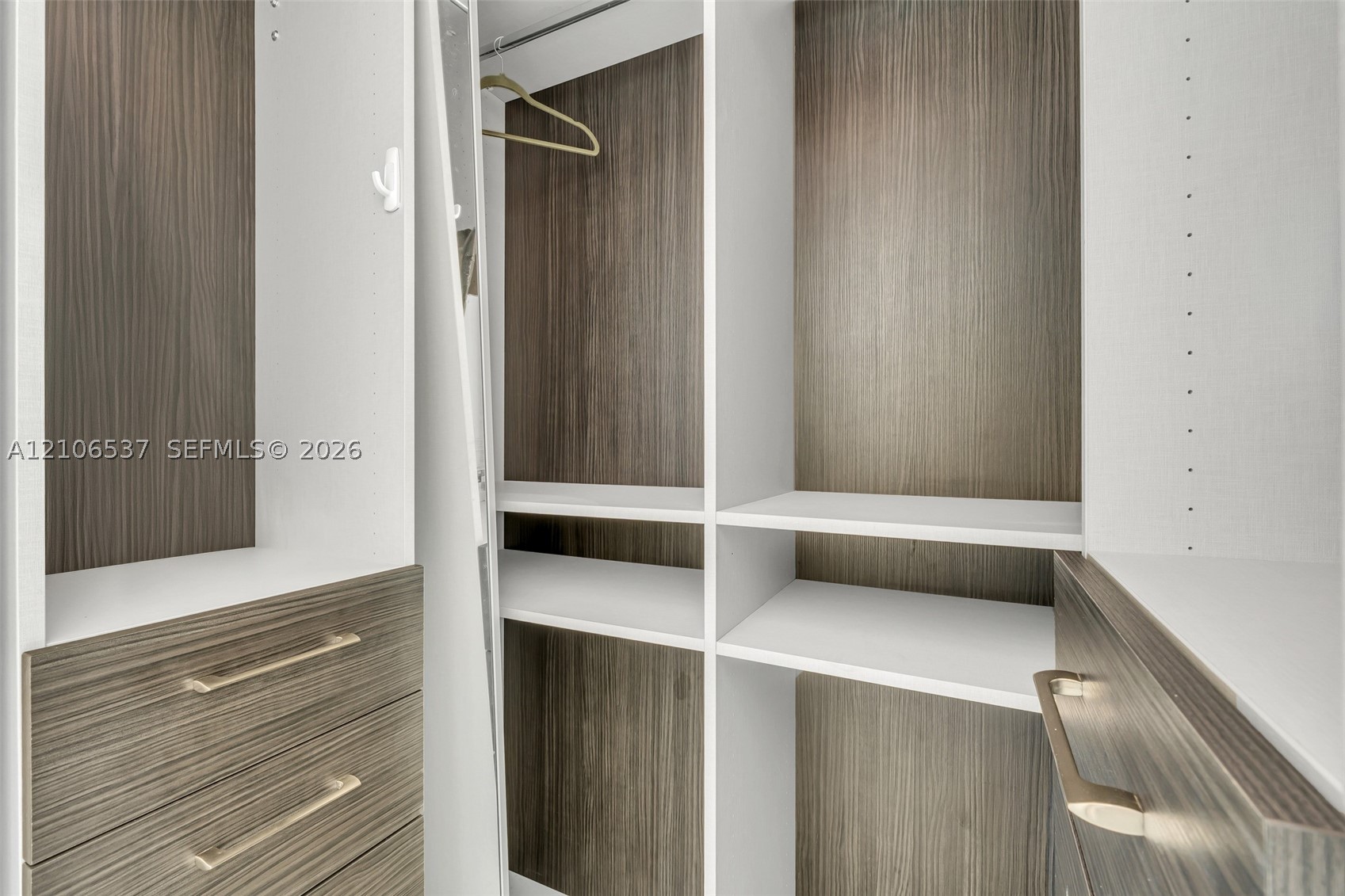 image Icon Brickell I29