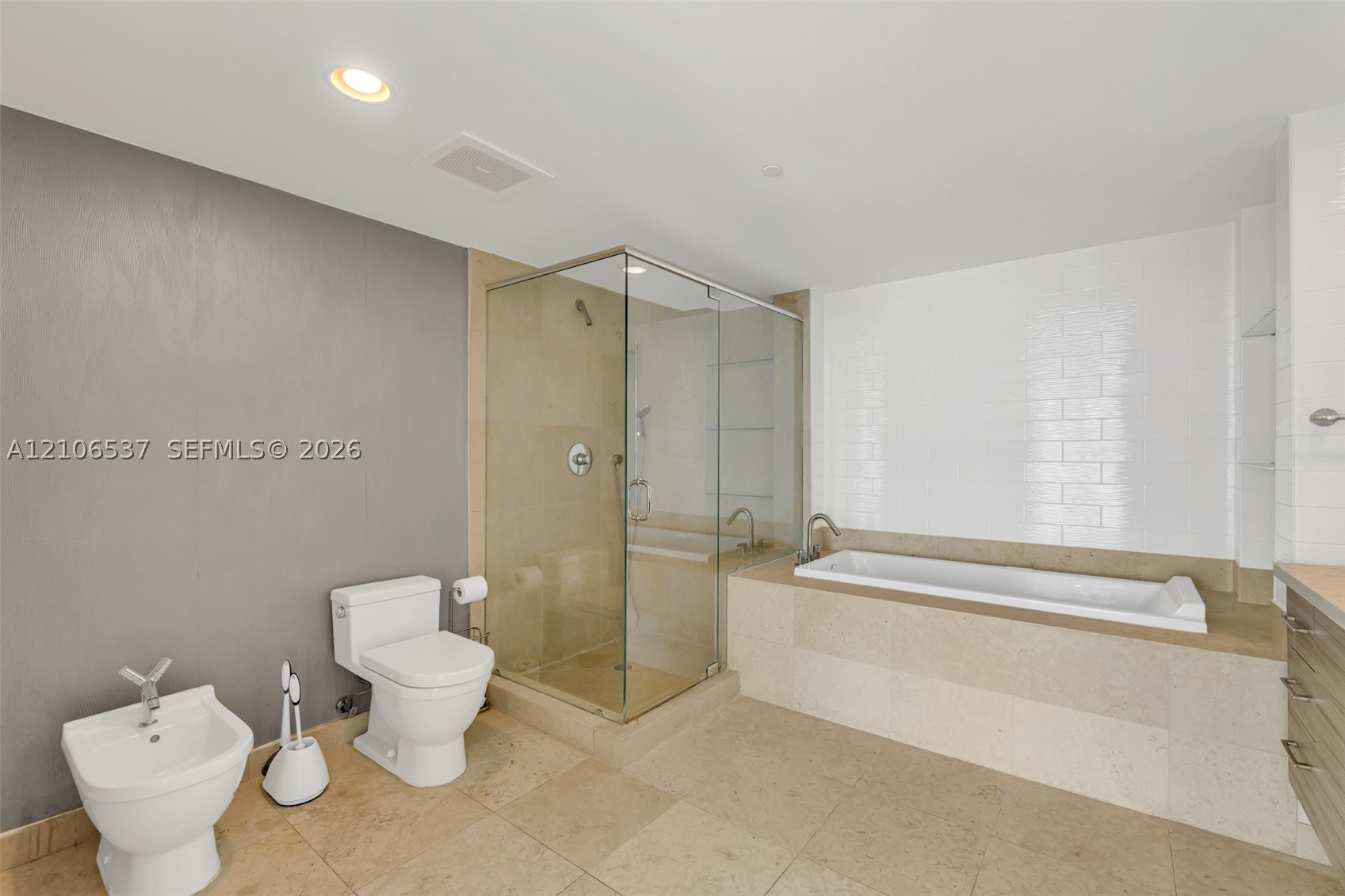 image Icon Brickell I33