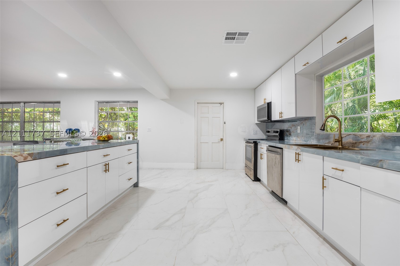 528 Sevilla Ave Coral Gables, FL 33134