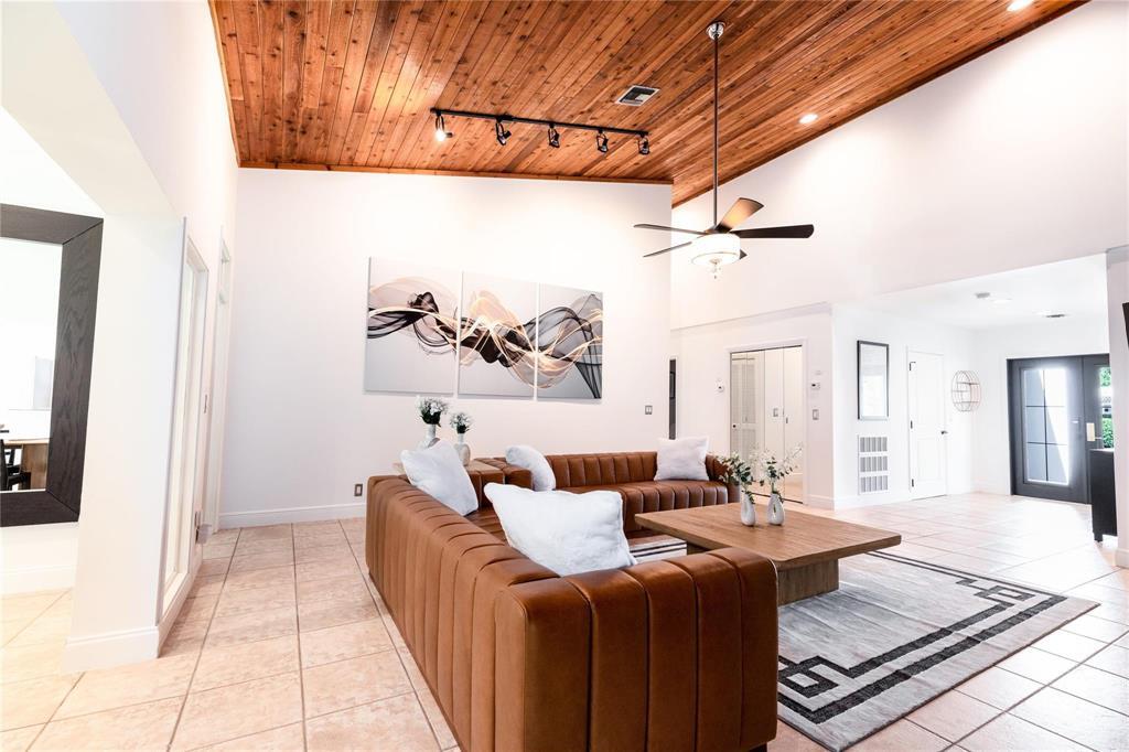 222 N Tradewinds Fort Lauderdale, FL 33308