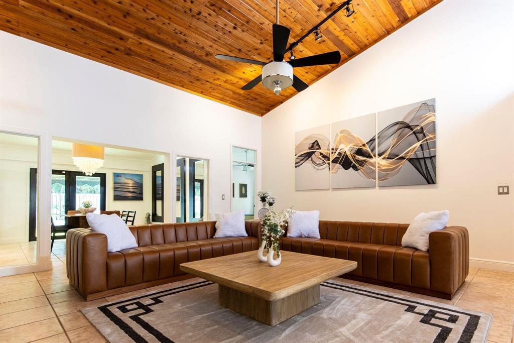 222 N Tradewinds Fort Lauderdale, FL 33308