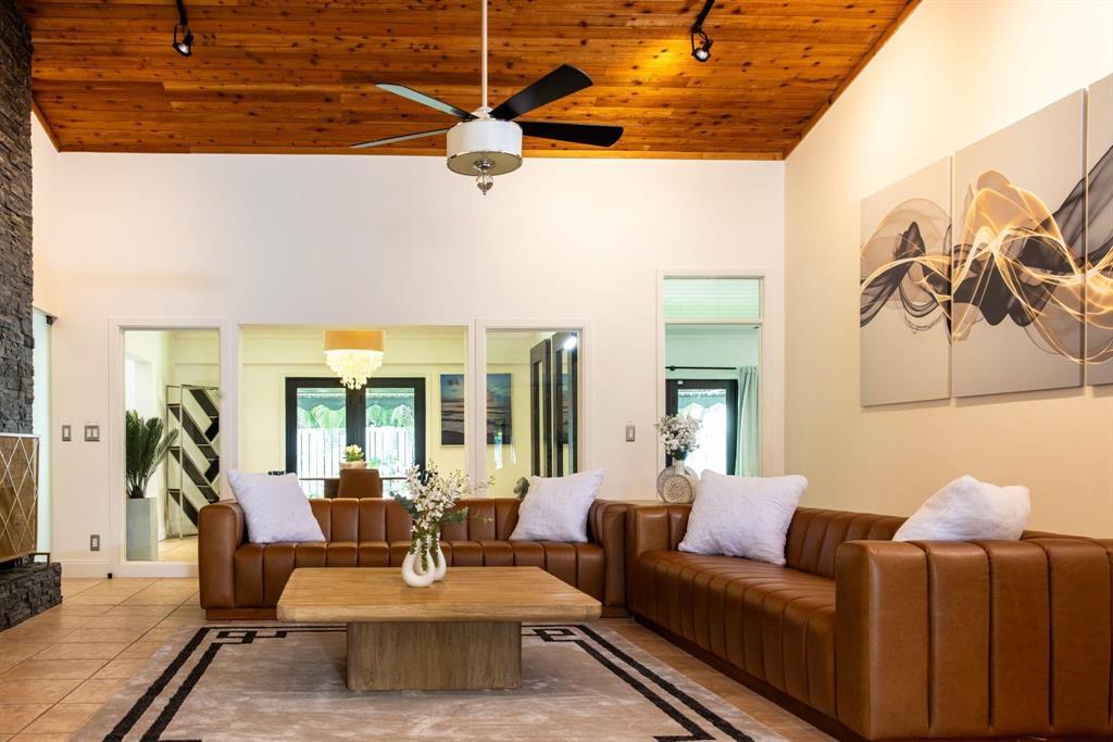 222 N Tradewinds Fort Lauderdale, FL 33308