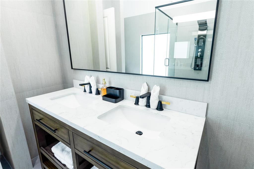 222 N Tradewinds Fort Lauderdale, FL 33308