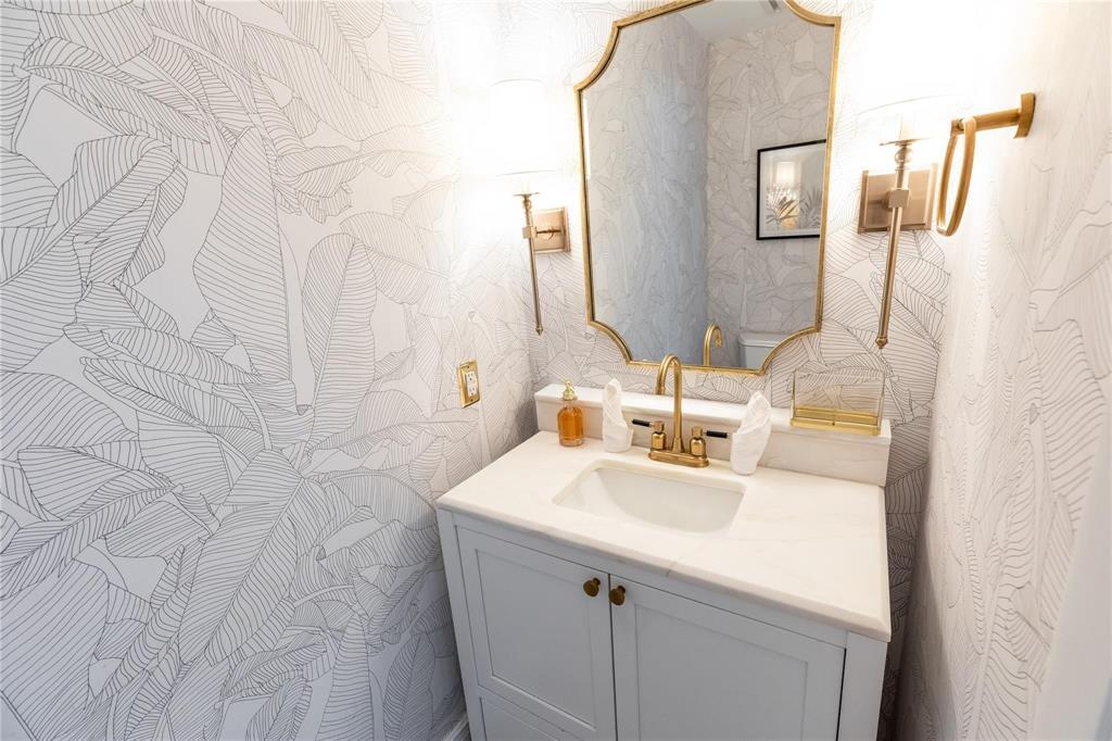 222 N Tradewinds Fort Lauderdale, FL 33308