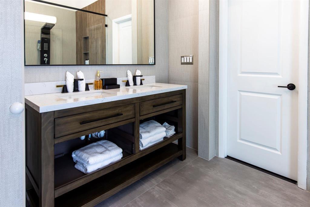 222 N Tradewinds Fort Lauderdale, FL 33308