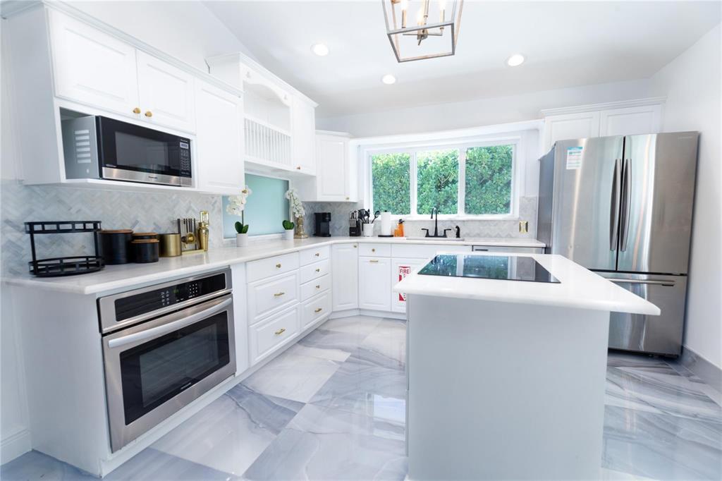 222 N Tradewinds Fort Lauderdale, FL 33308