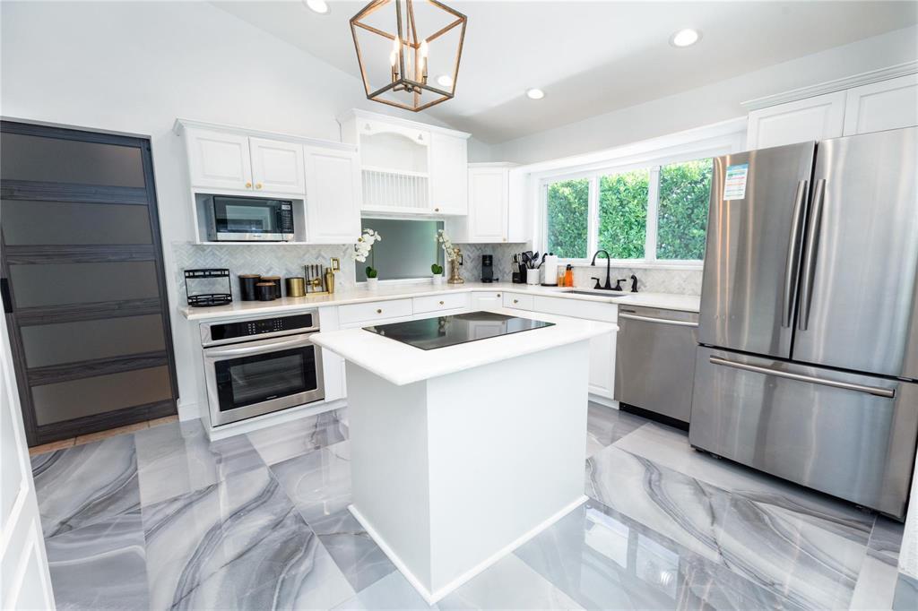 222 N Tradewinds Fort Lauderdale, FL 33308