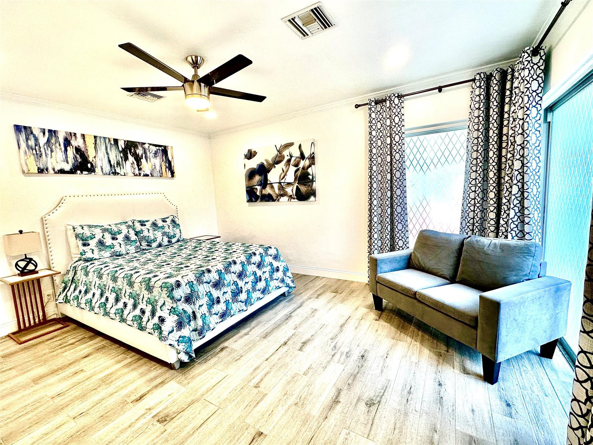 1742 NE 7th Fort Lauderdale, FL 33304