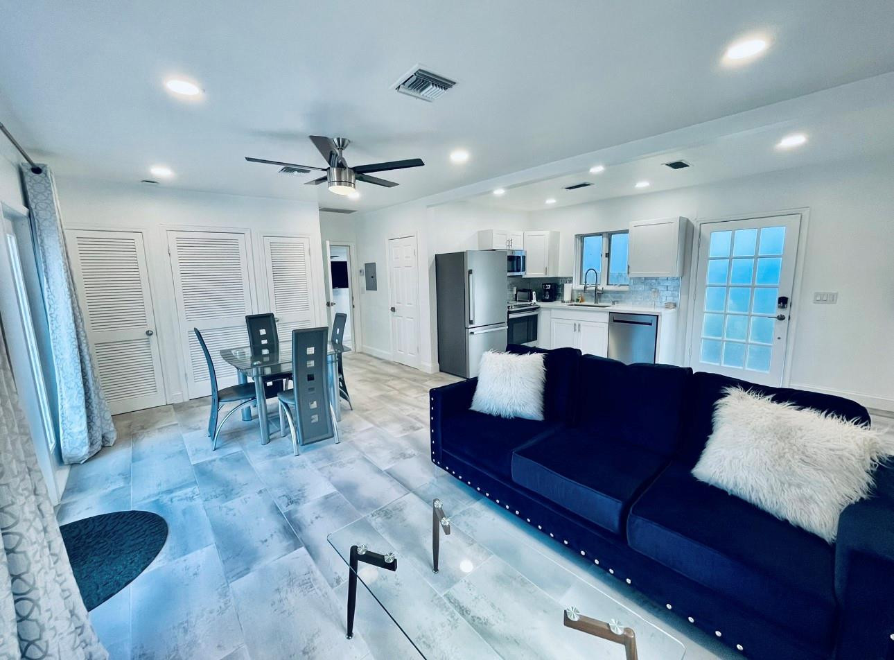 1742 NE 7th Fort Lauderdale, FL 33304