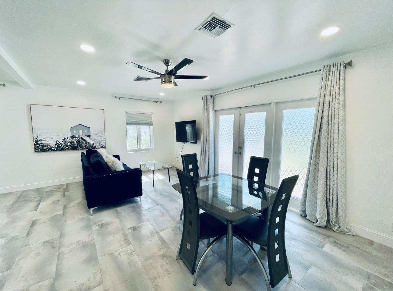 1742 NE 7th Fort Lauderdale, FL 33304