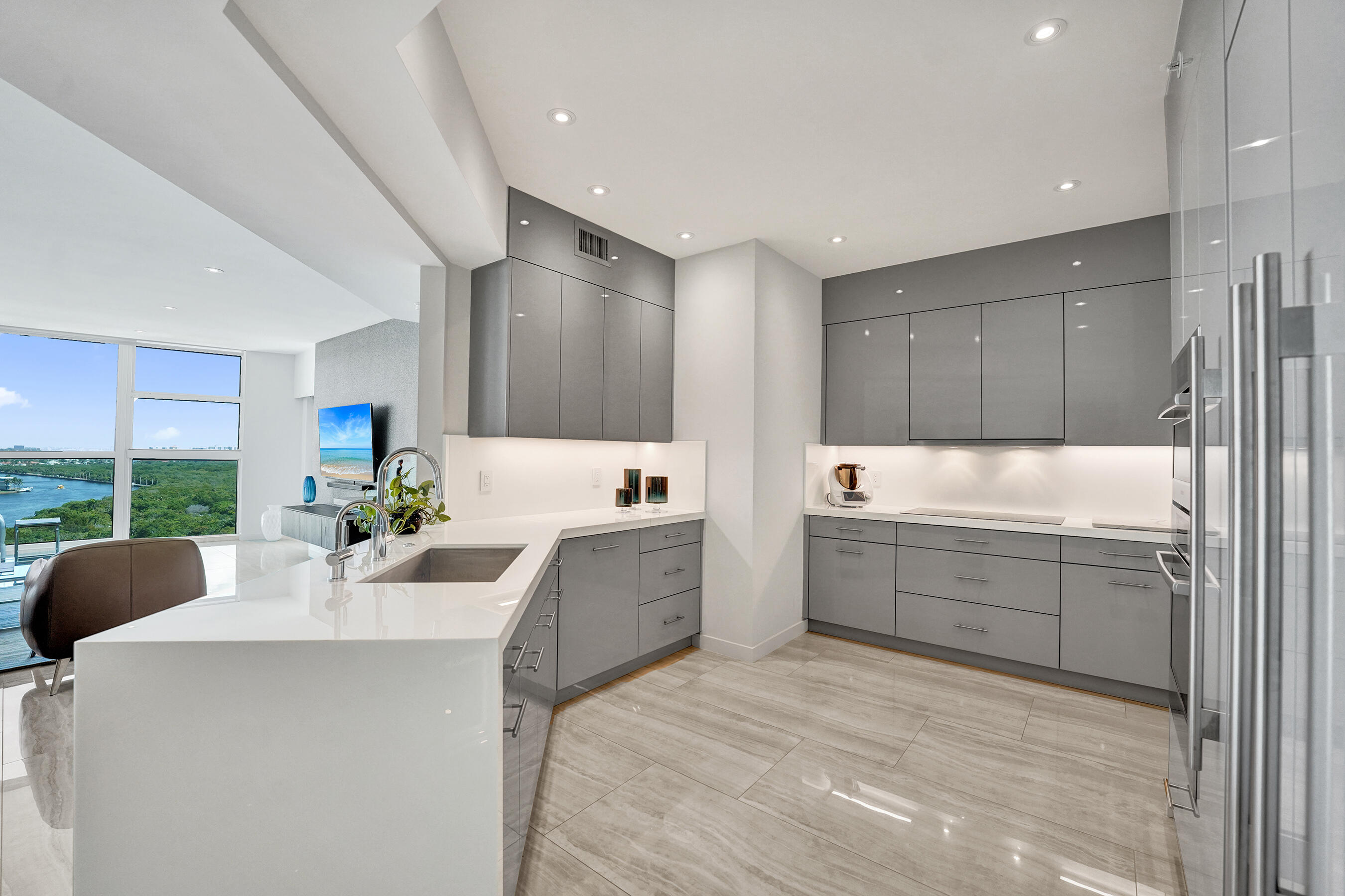 2845 NE 9th #Ph5 Fort Lauderdale, FL 33304