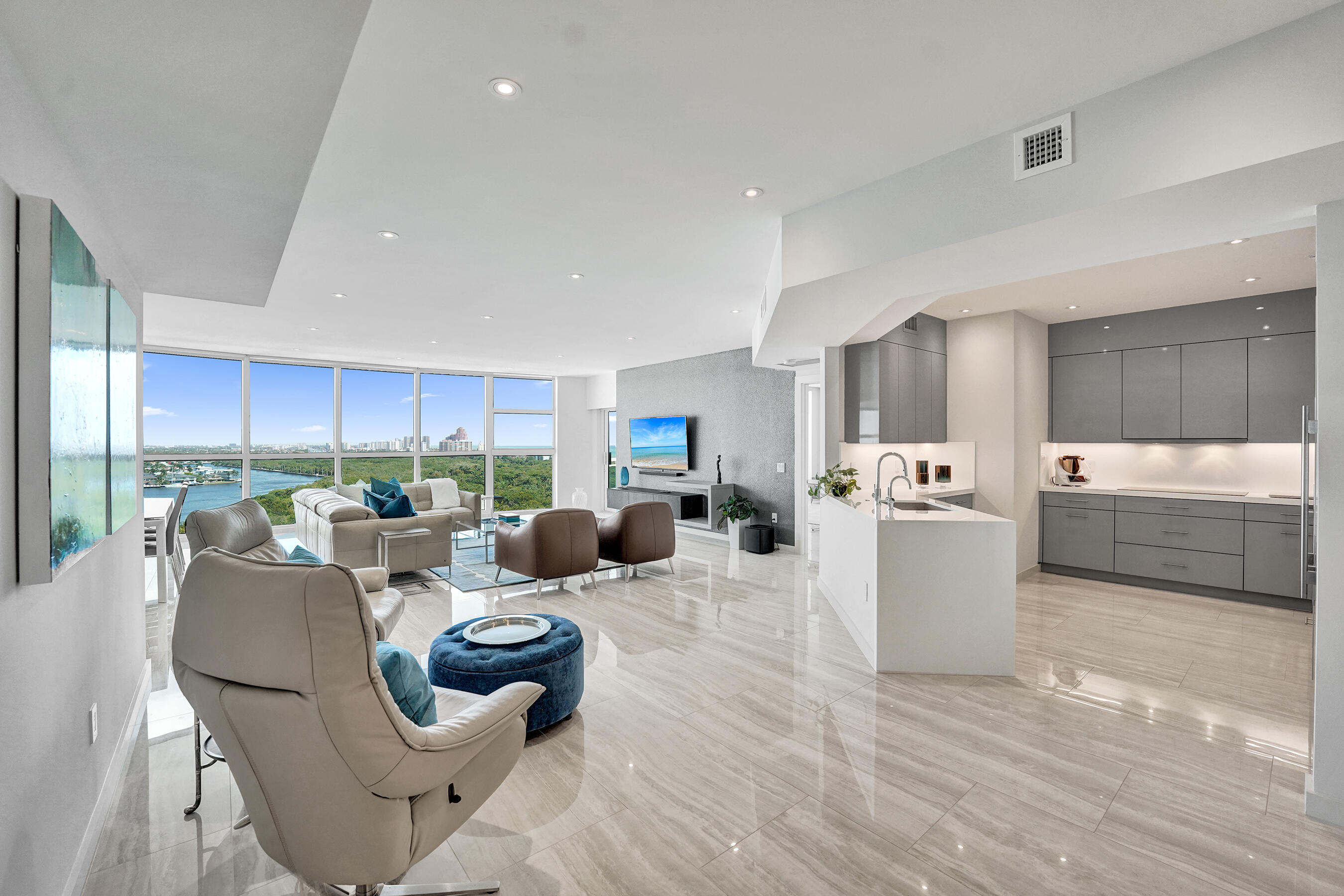 2845 NE 9th #Ph5 Fort Lauderdale, FL 33304