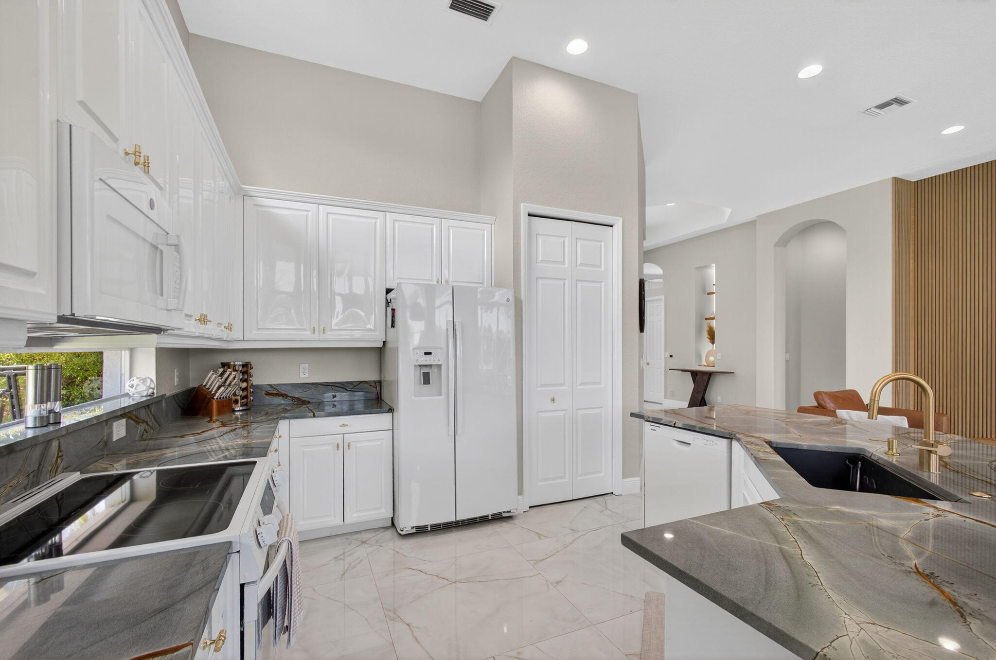 6778 Oakmont West Palm Beach, FL 33412