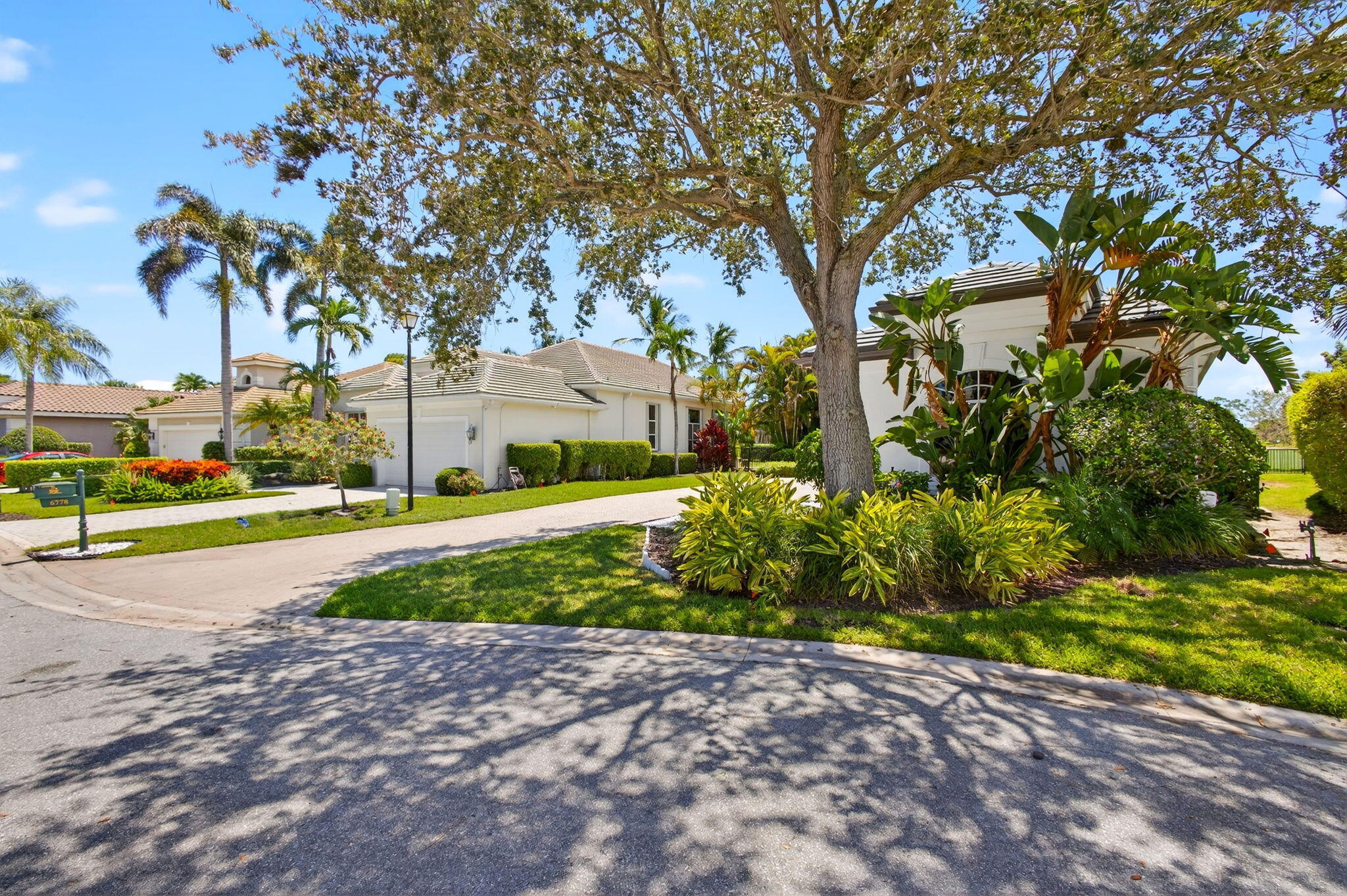 6778 Oakmont West Palm Beach, FL 33412