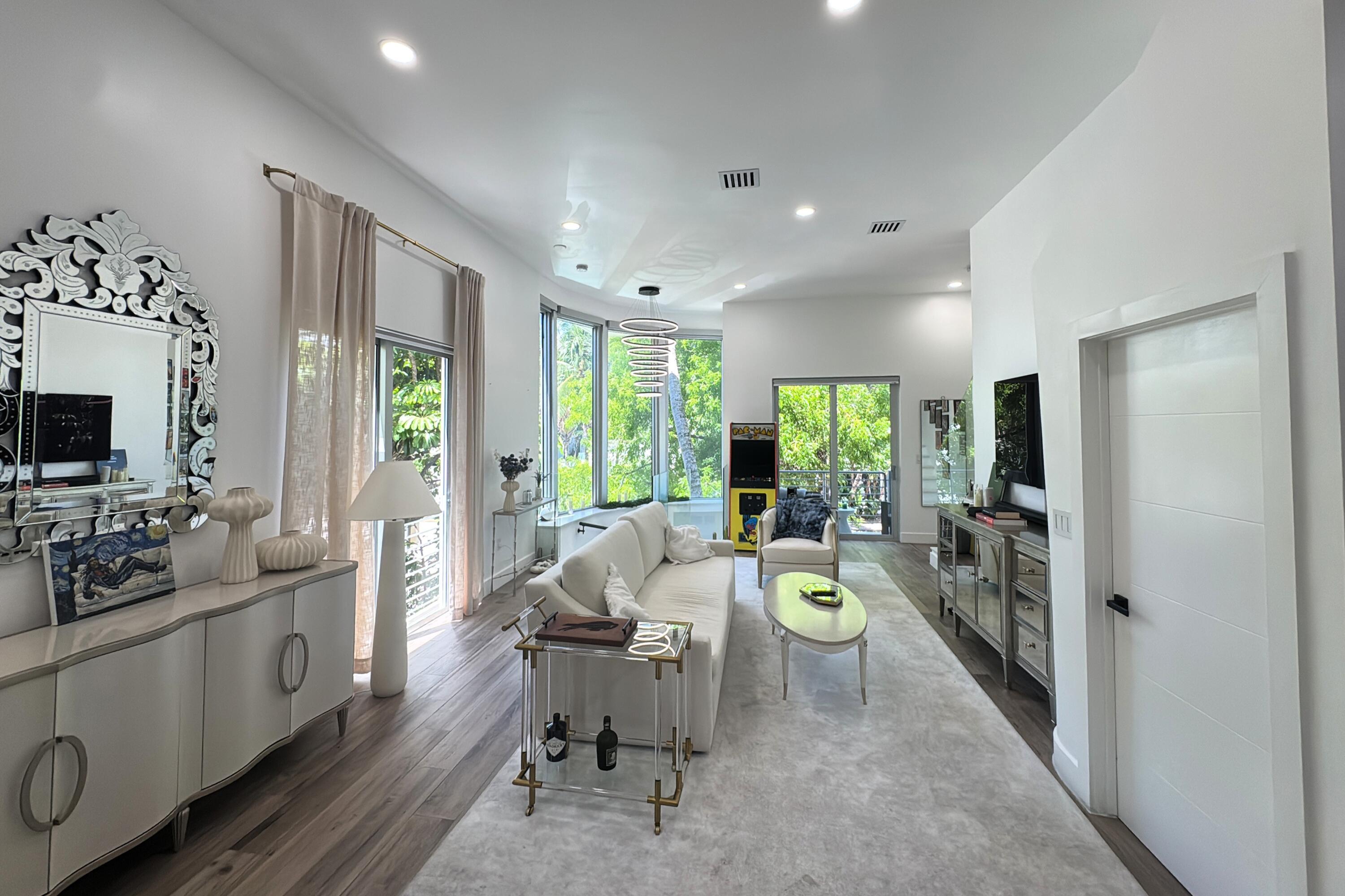 361 Jefferson #1 Miami Beach, FL 33139