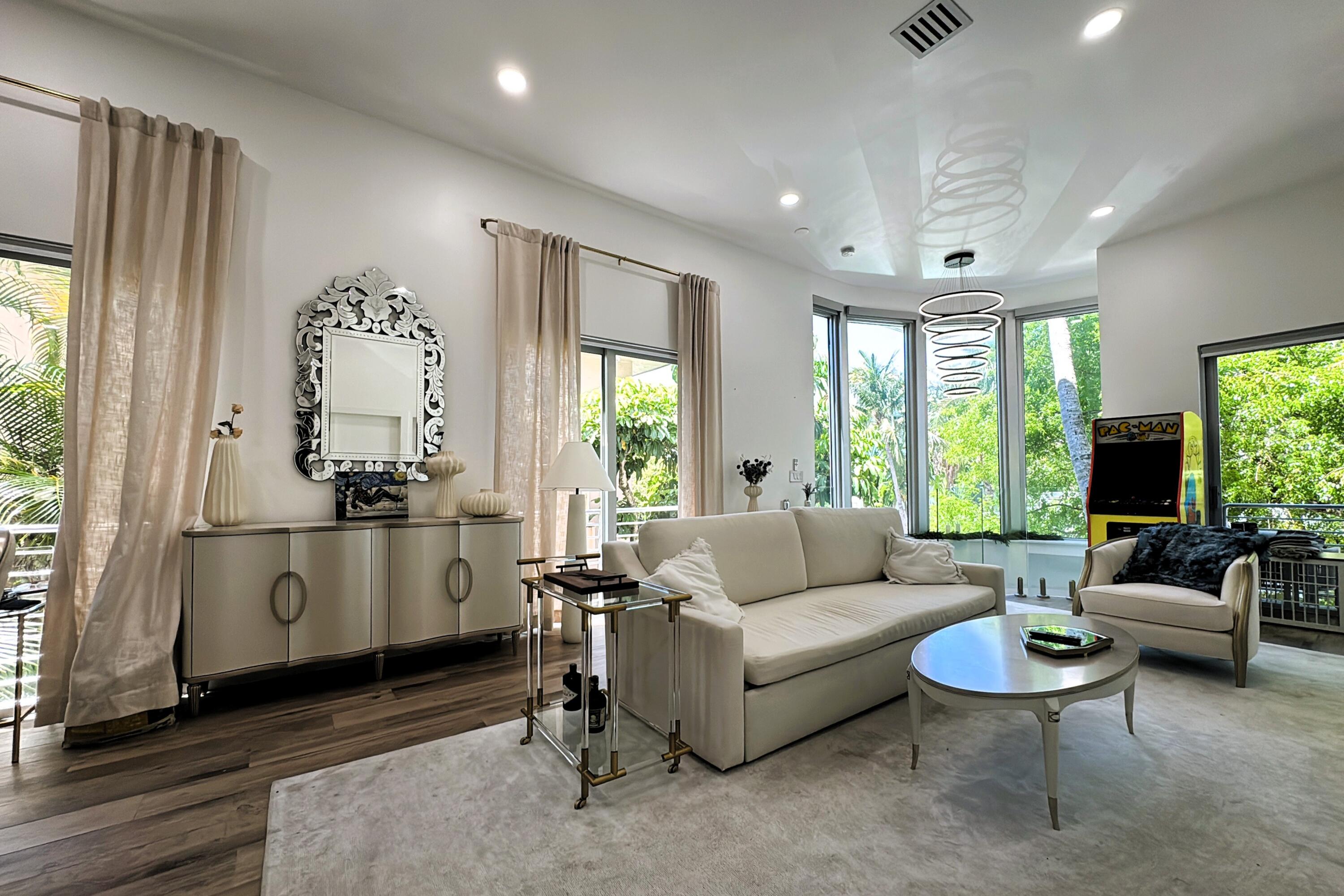 361 Jefferson #1 Miami Beach, FL 33139