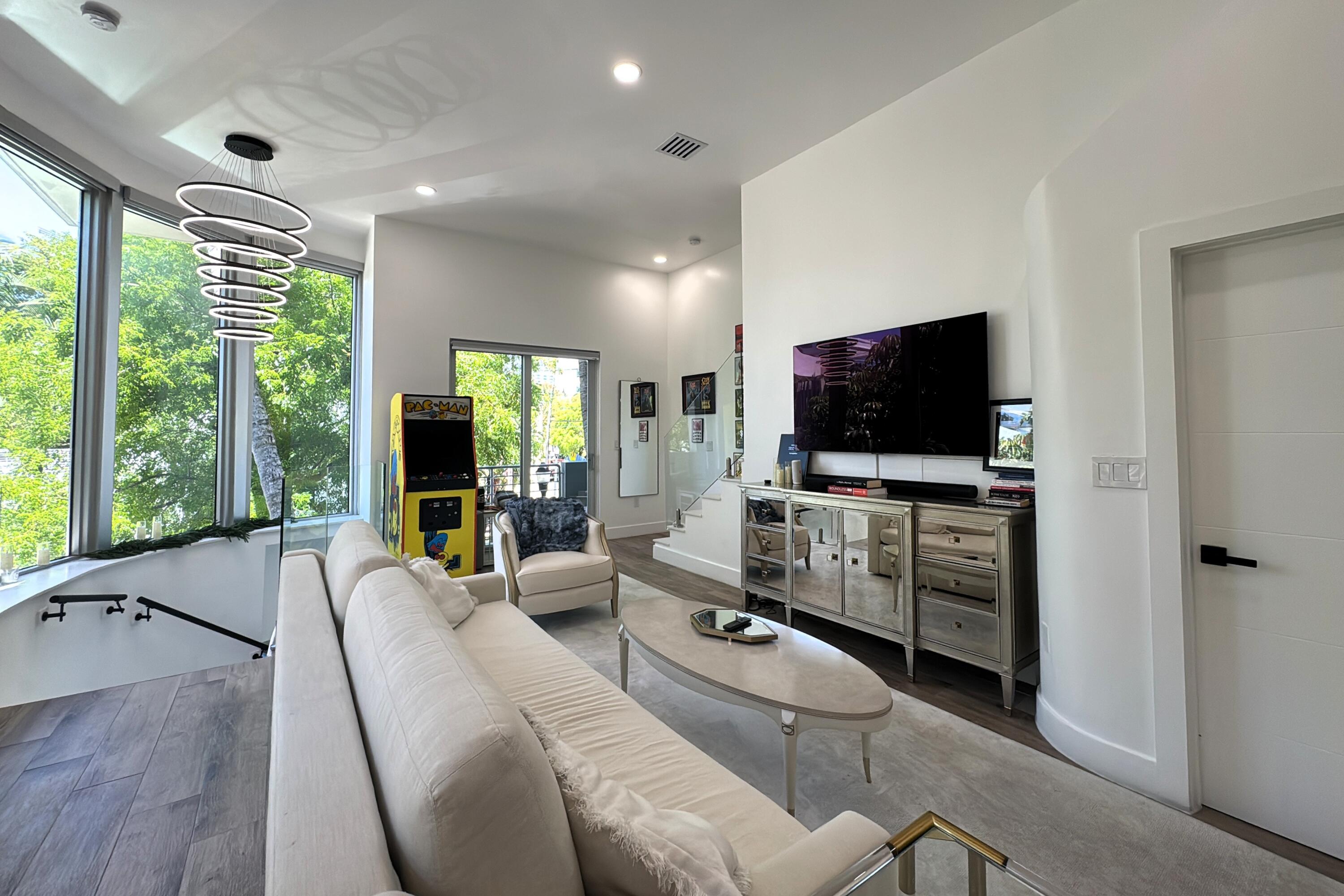 361 Jefferson #1 Miami Beach, FL 33139