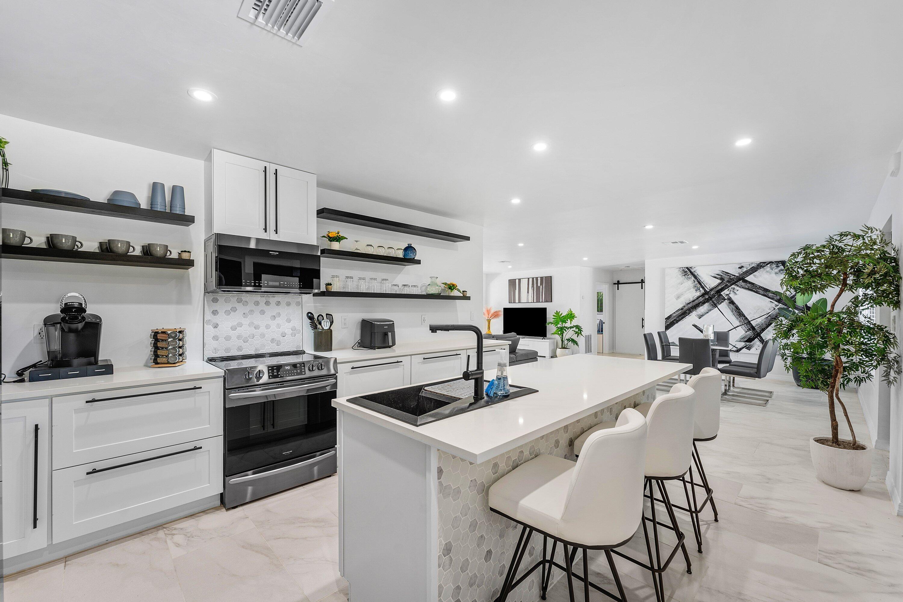 3000 NE 21st Fort Lauderdale, FL 33306
