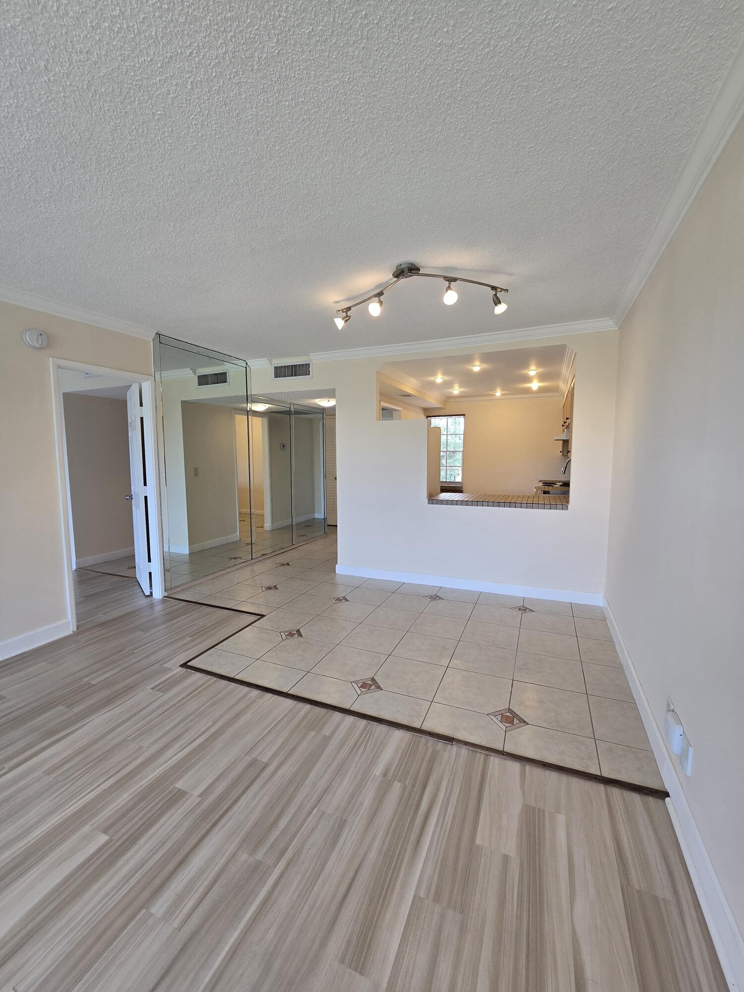 2900 N Palm Aire #405