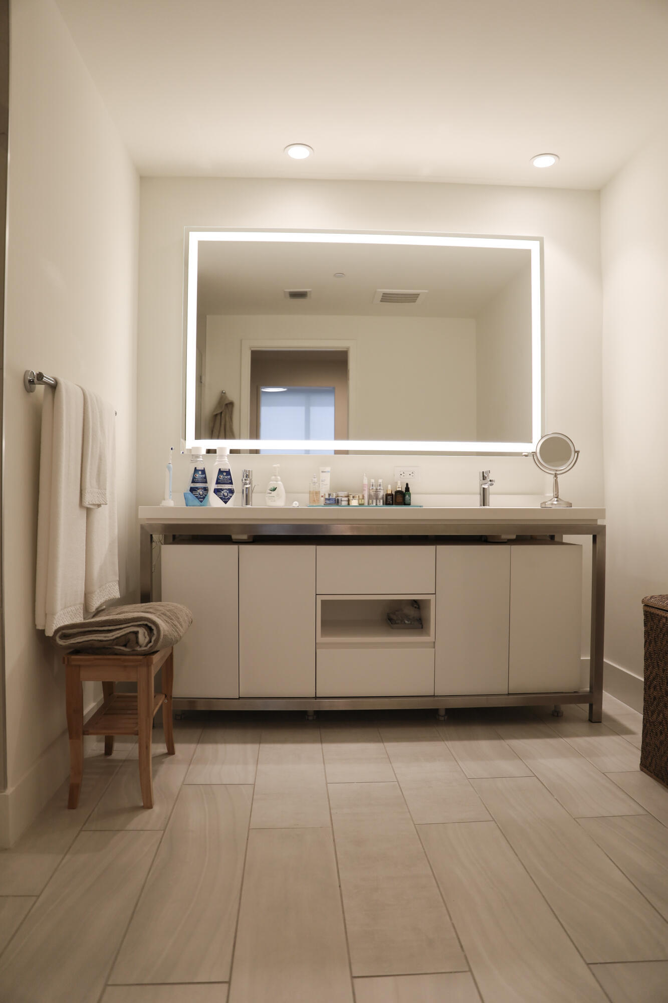2000 Metropica #811 Sunrise, FL 33323
