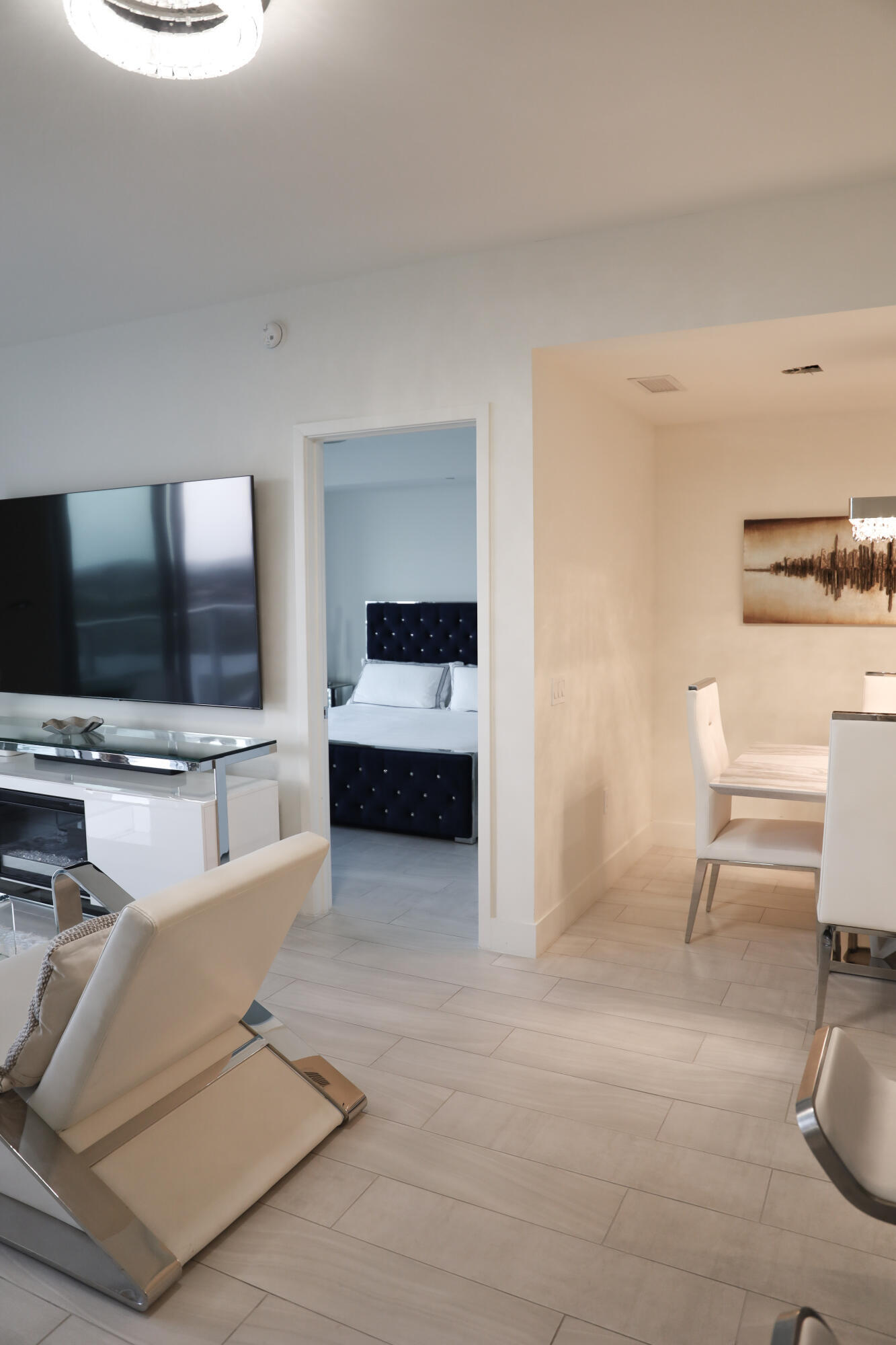 2000 Metropica #811 Sunrise, FL 33323