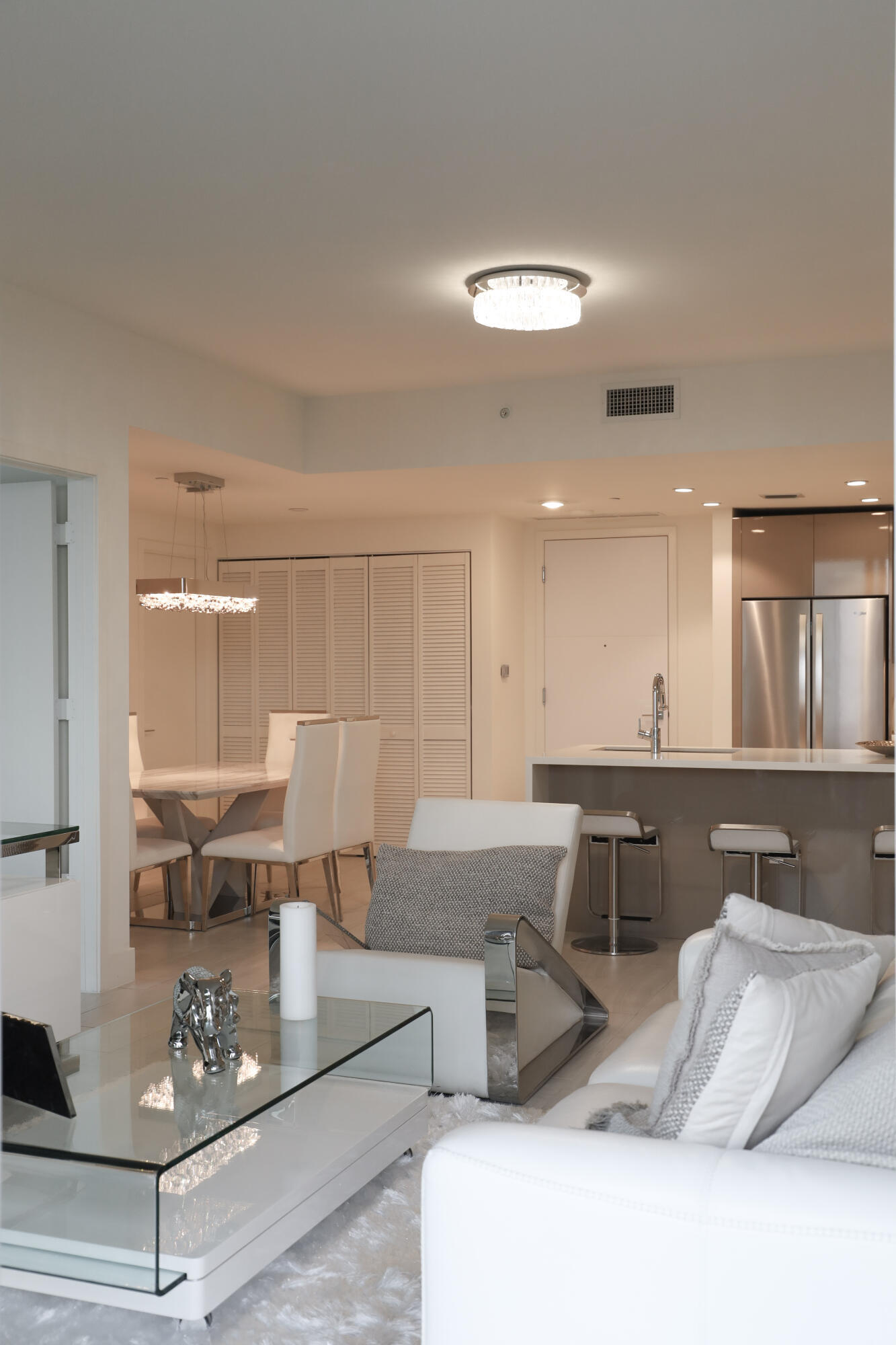 2000 Metropica #811 Sunrise, FL 33323